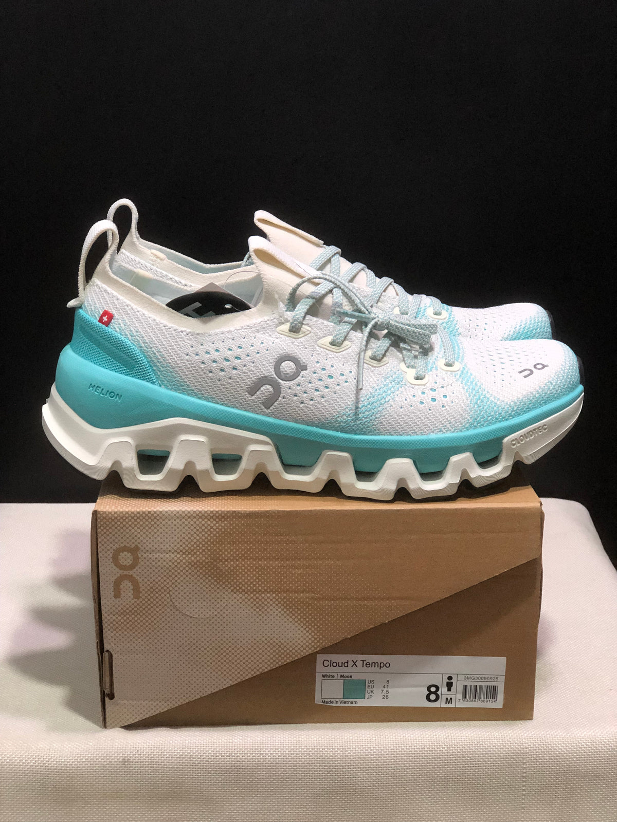 ON - CLOUD X TEMPO 1 ECLIPSE WHITE MOON