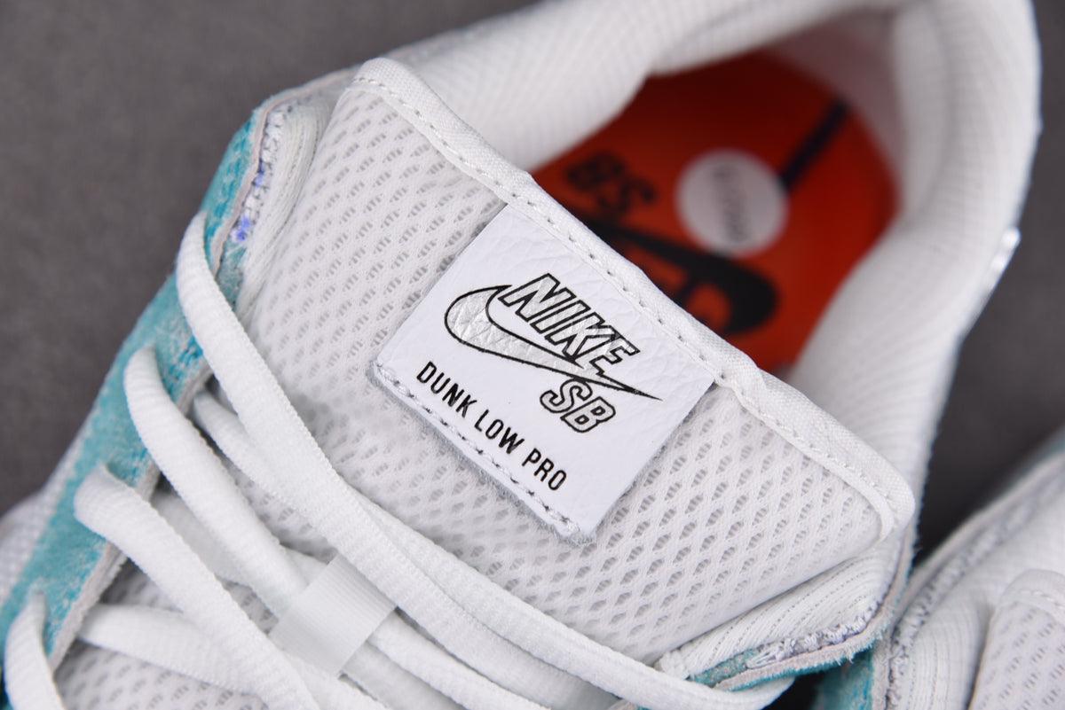 Nike SB Dunk  Low  April Skateboards