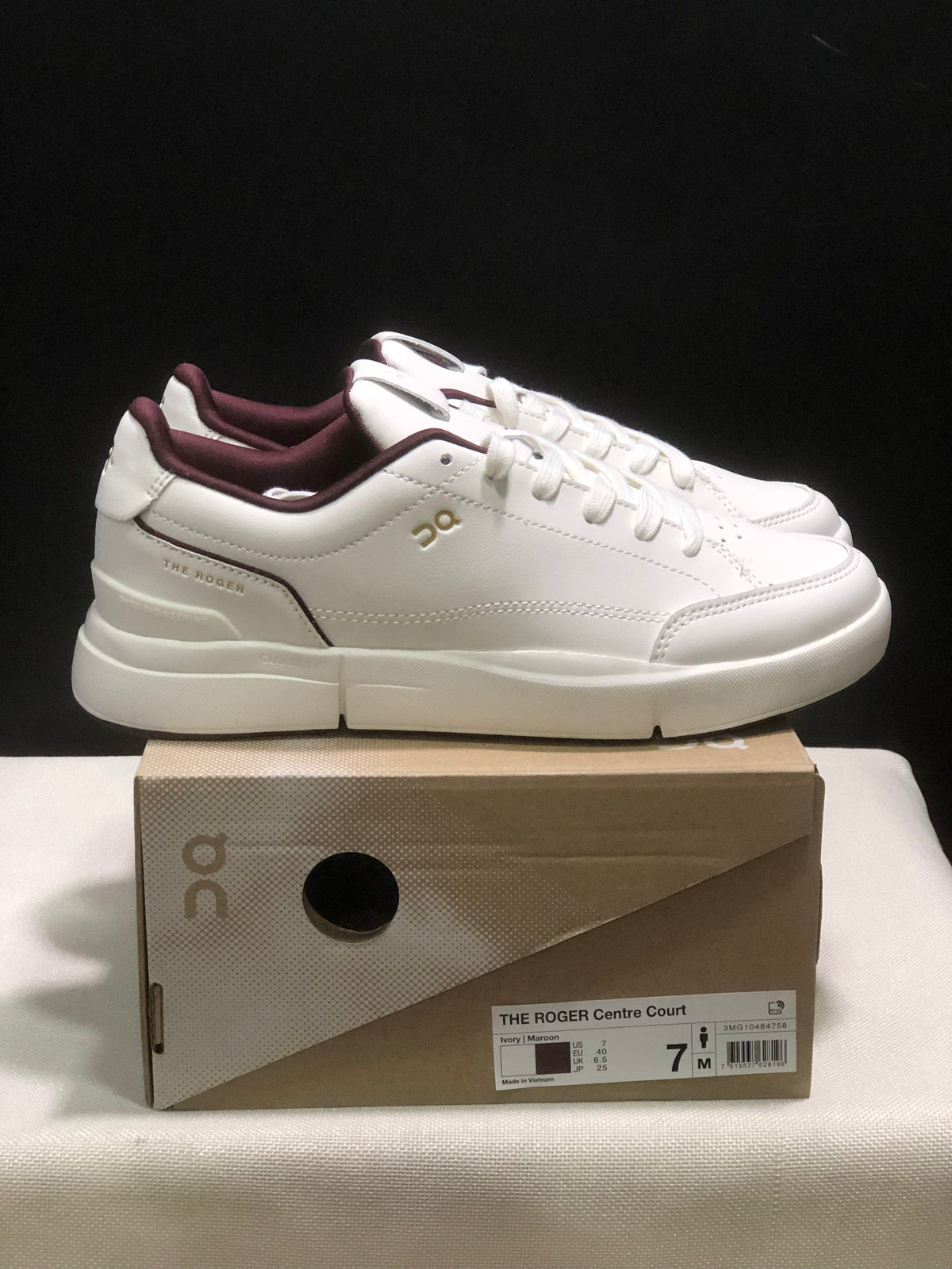 ON - ROGER FEDERER X THE ROGER CENTRE COURT IVORY MAROON