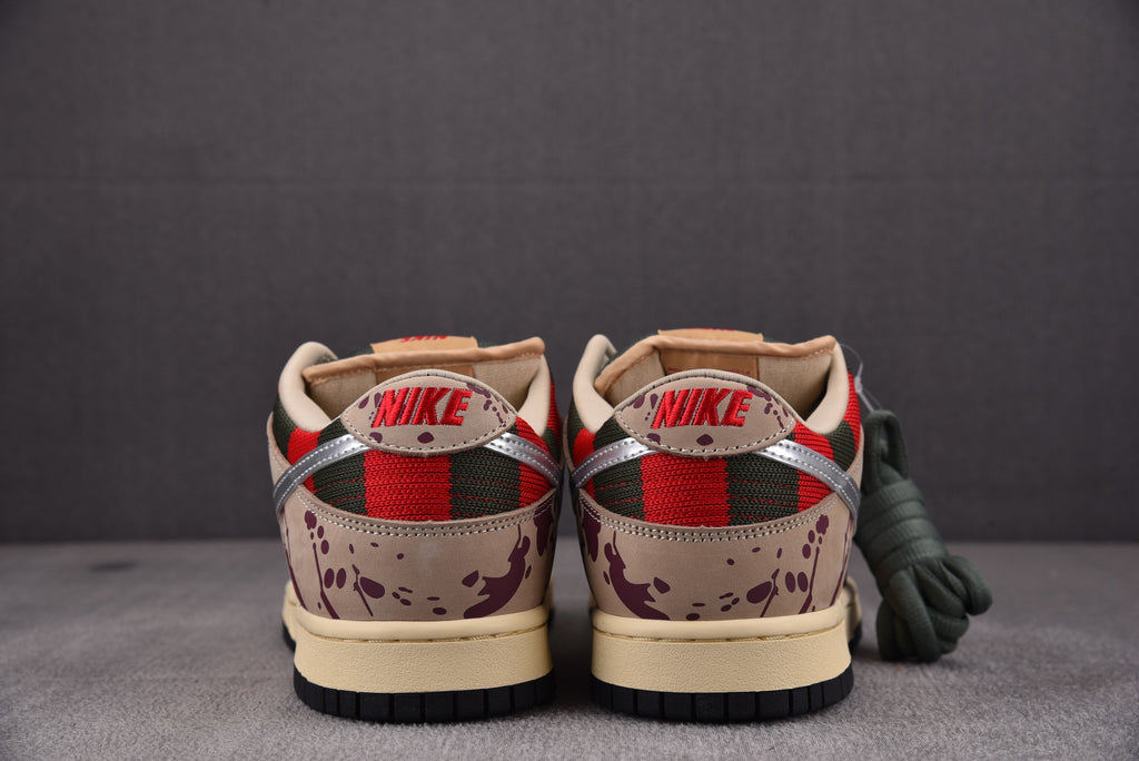 Nike SB Dunk  Low  "Freddy Krueger"