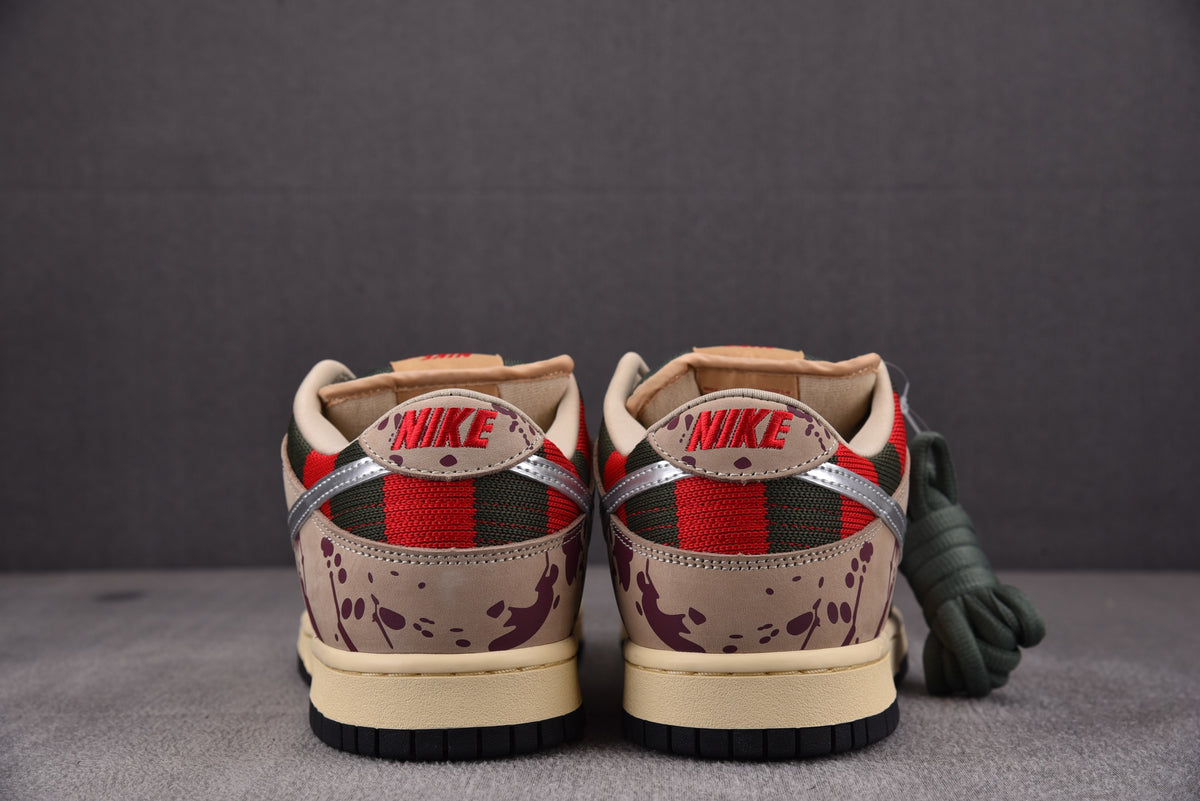 Nike SB Dunk  Low  "Freddy Krueger"