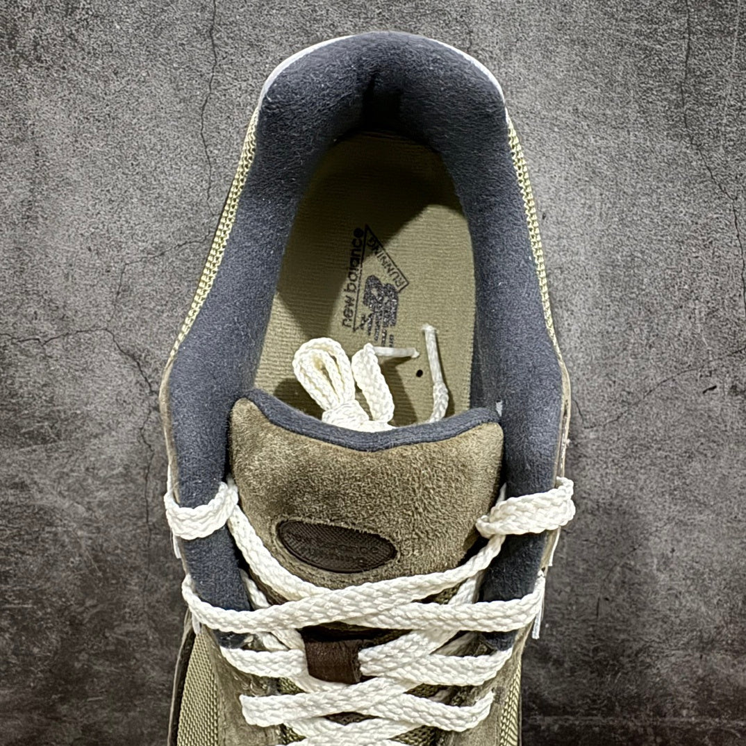 NEW BALANCE 2002R  "Dark Camo" (Olive Brown)