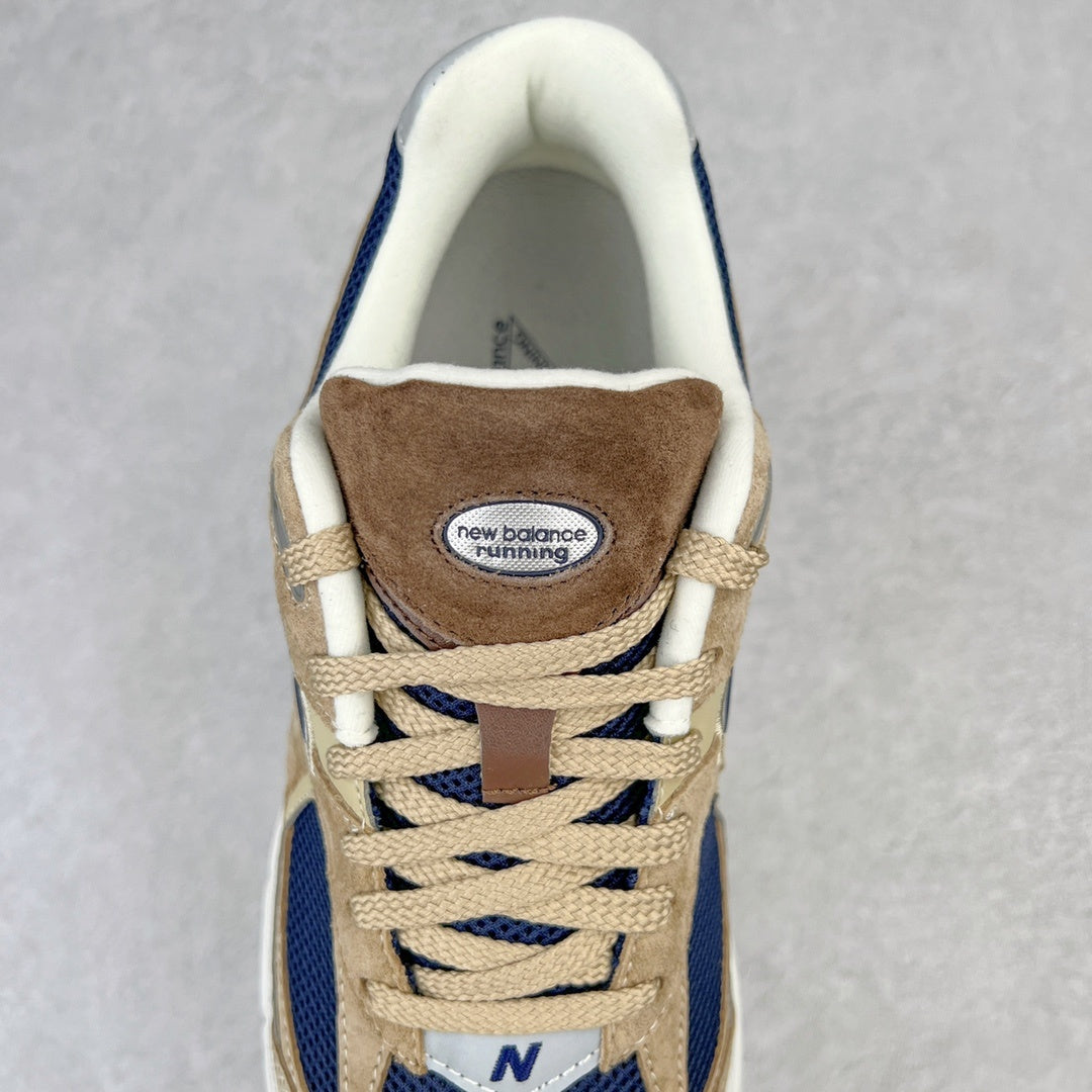 NEW BALANCE 2002R "Beige Navy Blue"