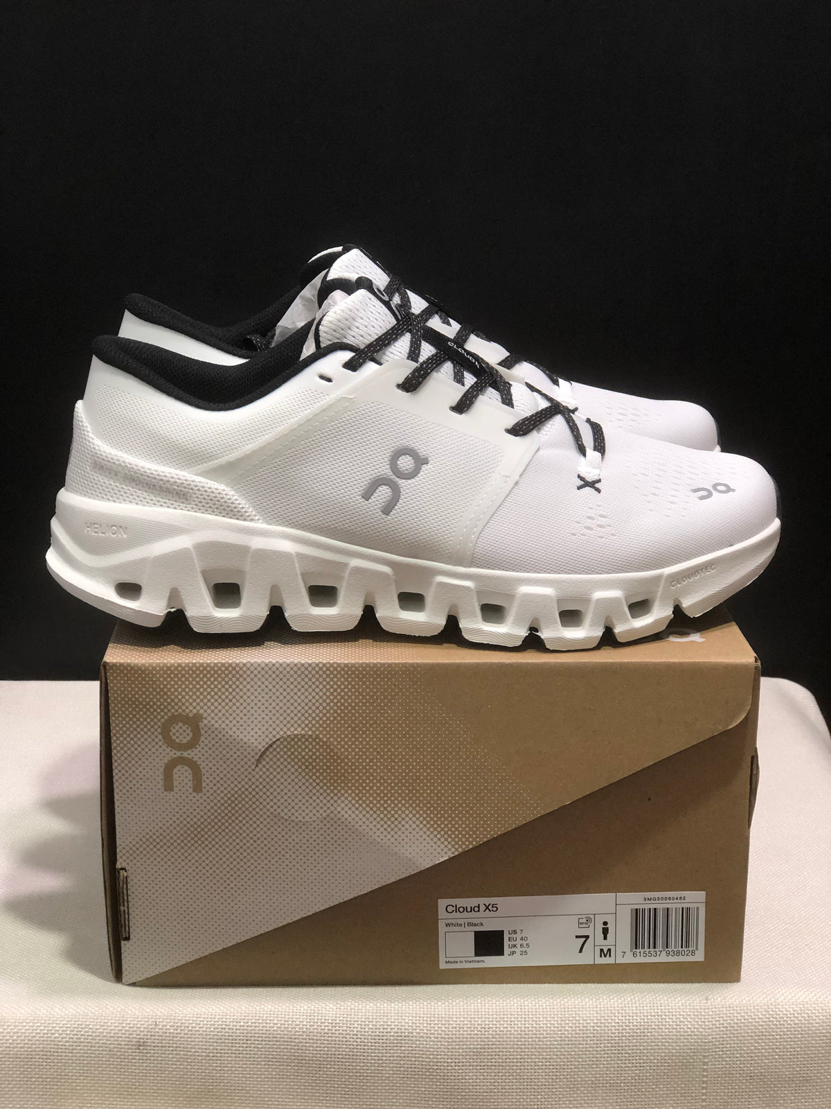 ON - Cloud X5 WHITE BLACK