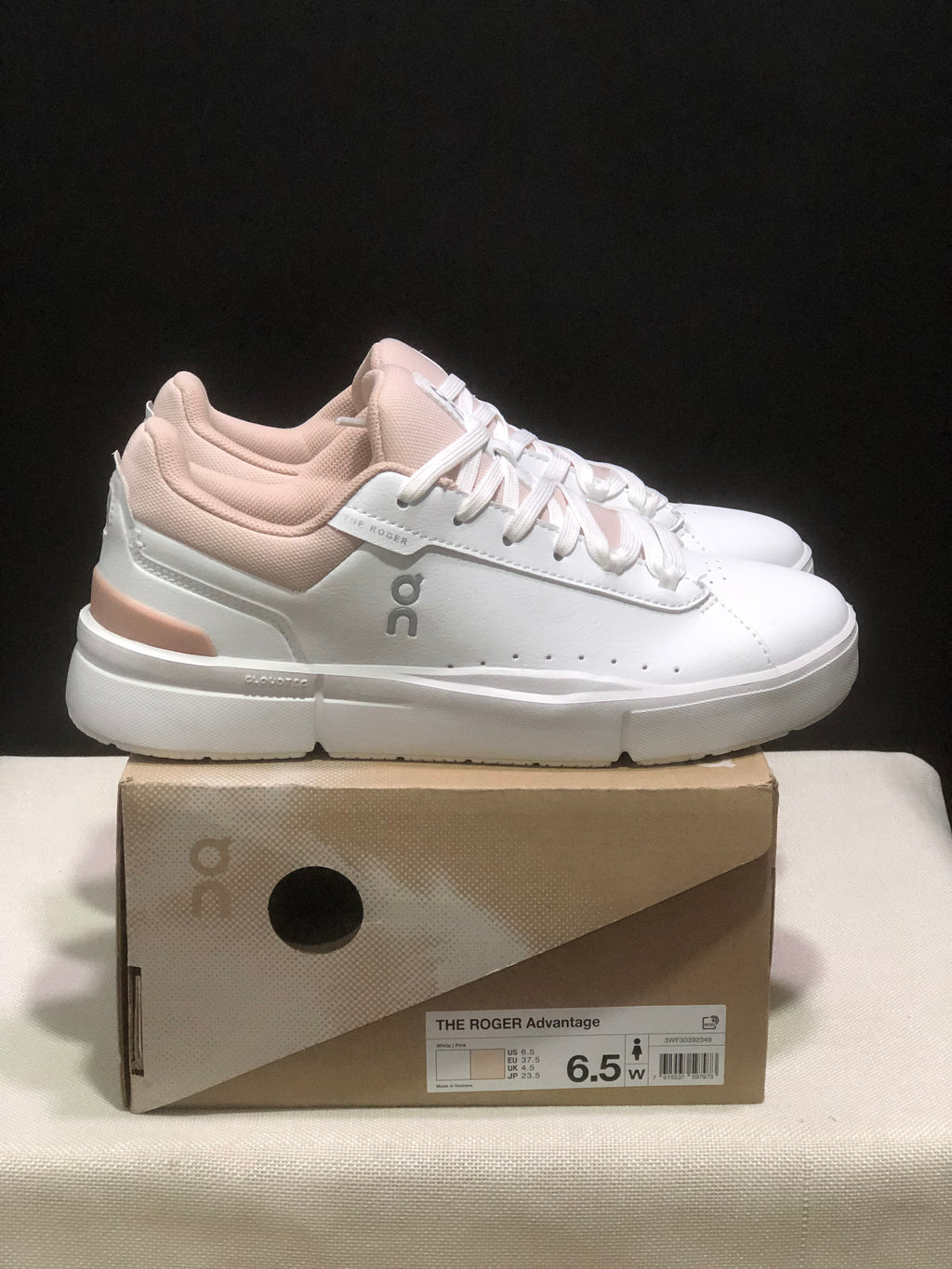 ON - ROGER FEDERER X THE ROGER CENTRE COURT WHITE PINK