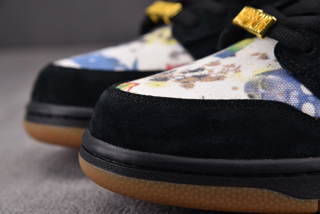 Nike SB Dunk  Low  Supreme "Rammellzee"