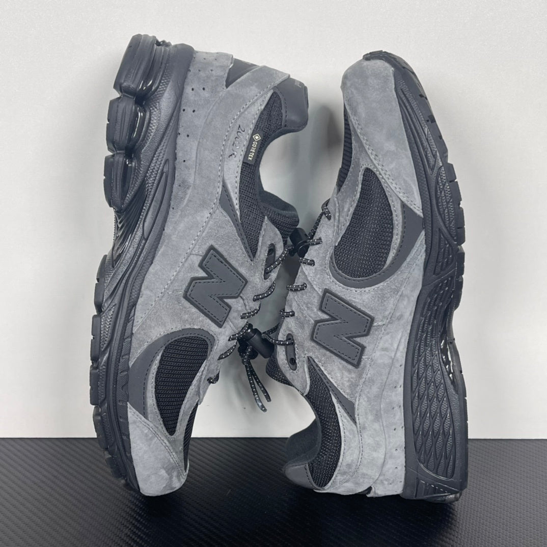 NEW BALANCE 2002 x JJJJound 2002R Gore-Tex in Charcoal