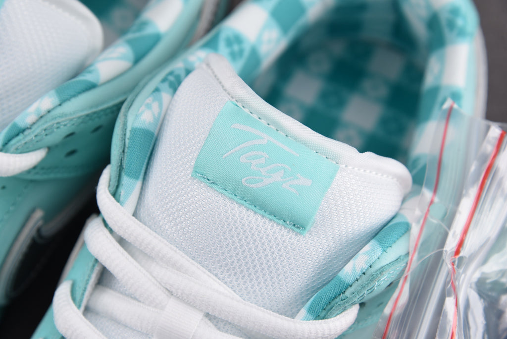 Nike SB Dunk  Low "Tiffany Aqua Diamond Lobster"