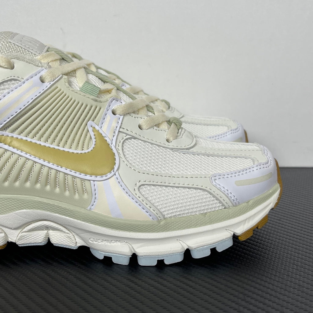 NIKE AIR ZOOM VOMERO 5 "Sail Buff Gold" cream and white mesh upper, buff gold Swoosh