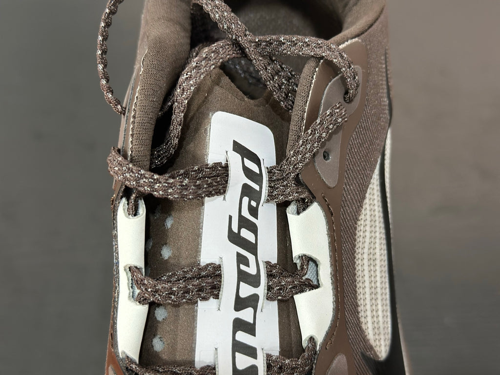 NIKE PEGASUS PREMIUN dark hazelnut or brown-toned