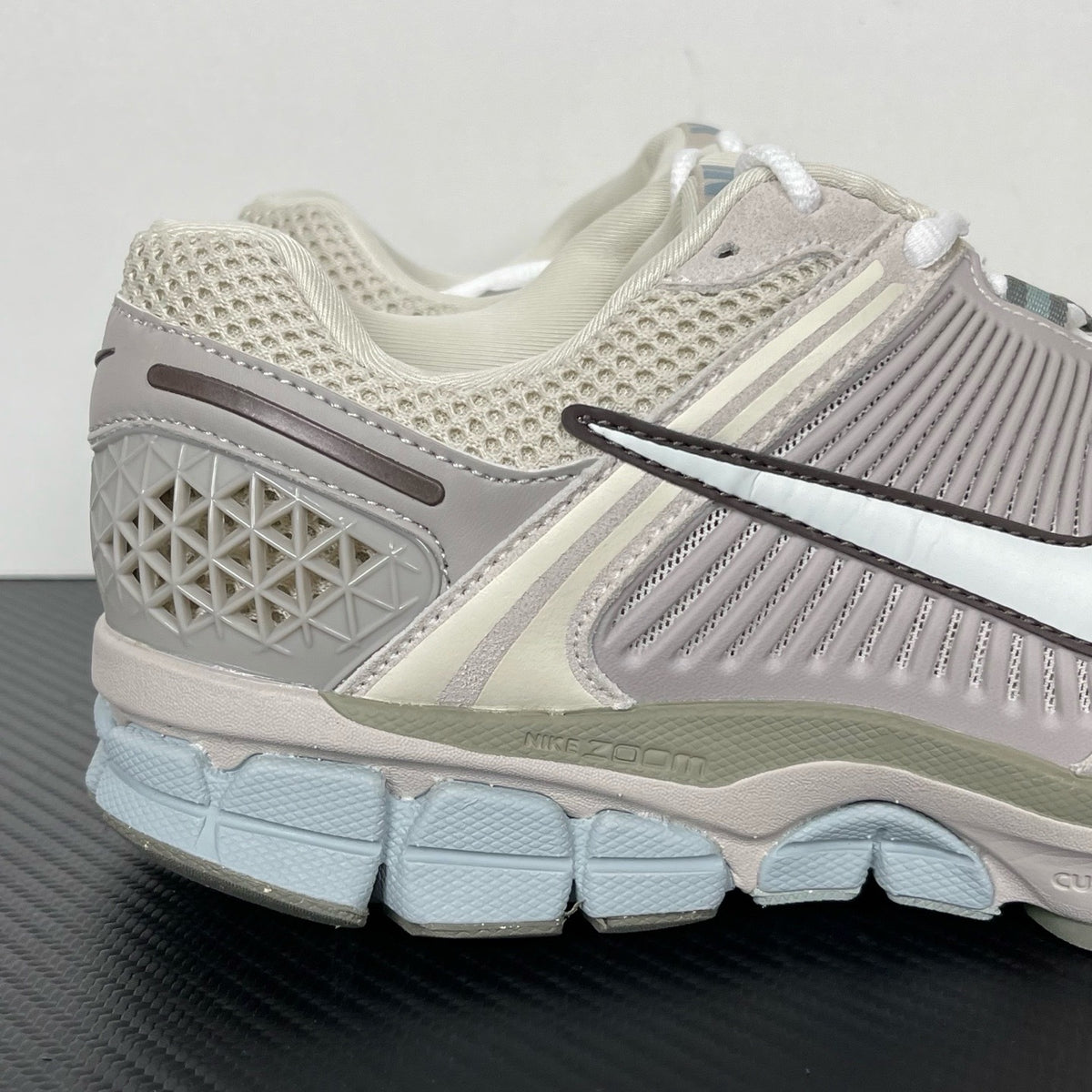 NIKE AIR ZOOM VOMERO 5 "Light Orewood Brown"