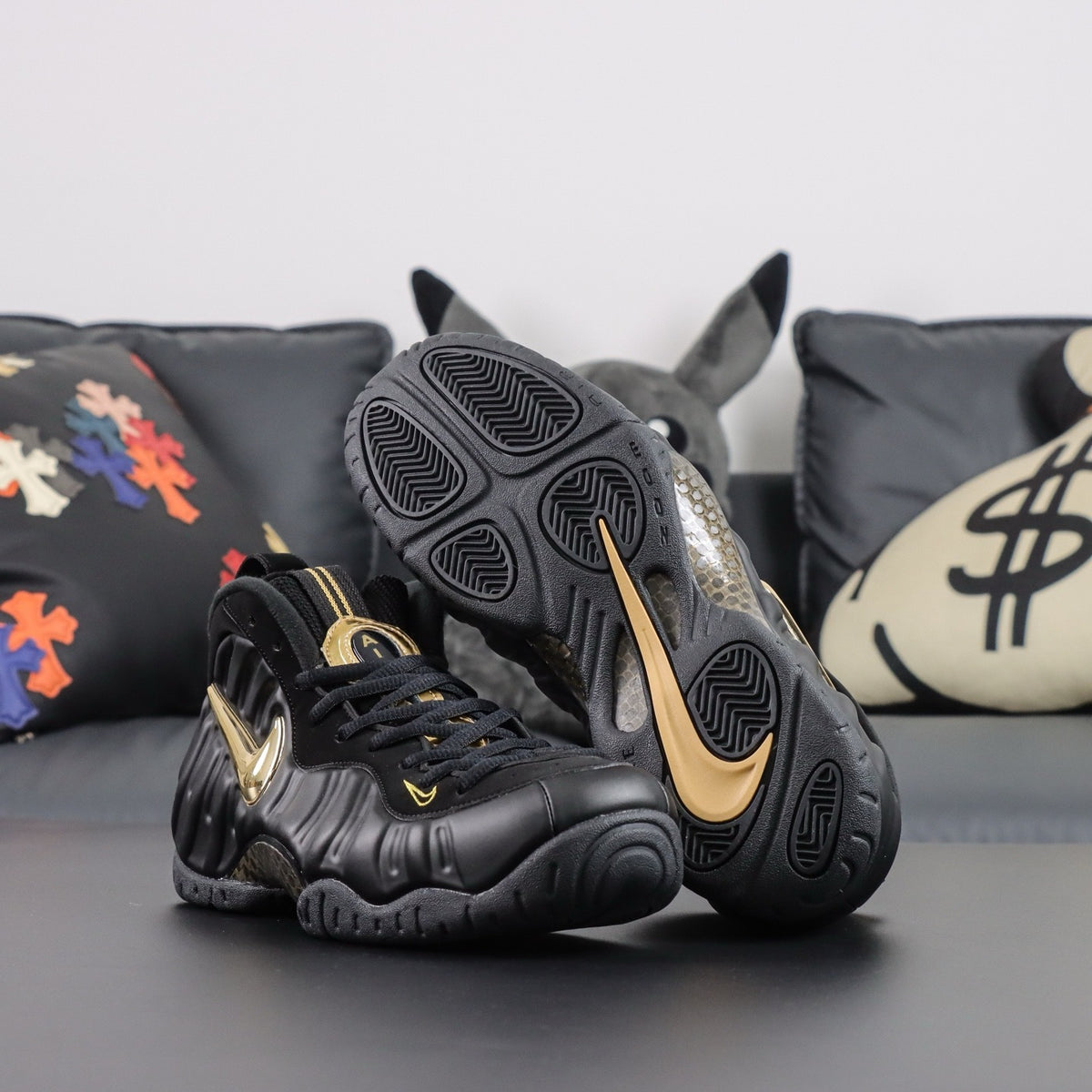 NIKE AIR  Foamposite Pro Black Metallic Gold