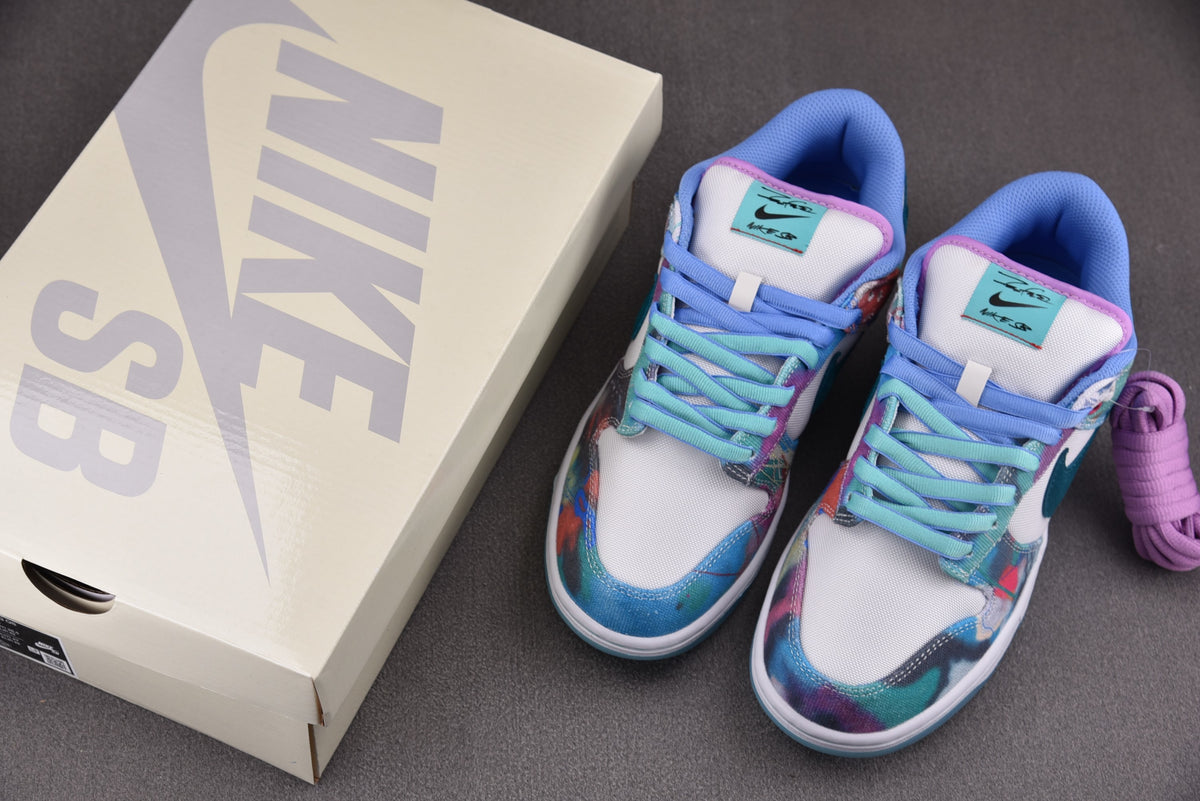Nike SB Dunk  Low Futura Laboratories Bleached Aqua