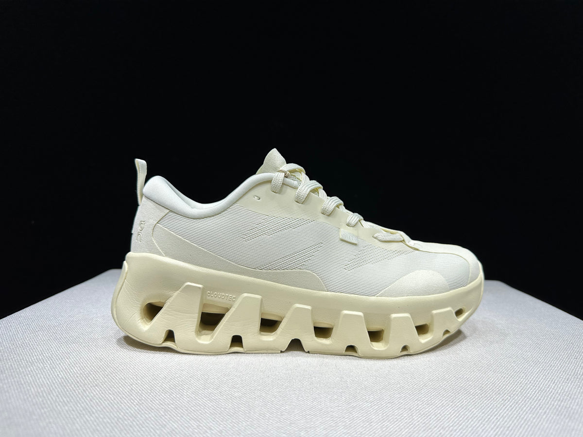 ON - KITH K TECH 1 CREAMY WHITE