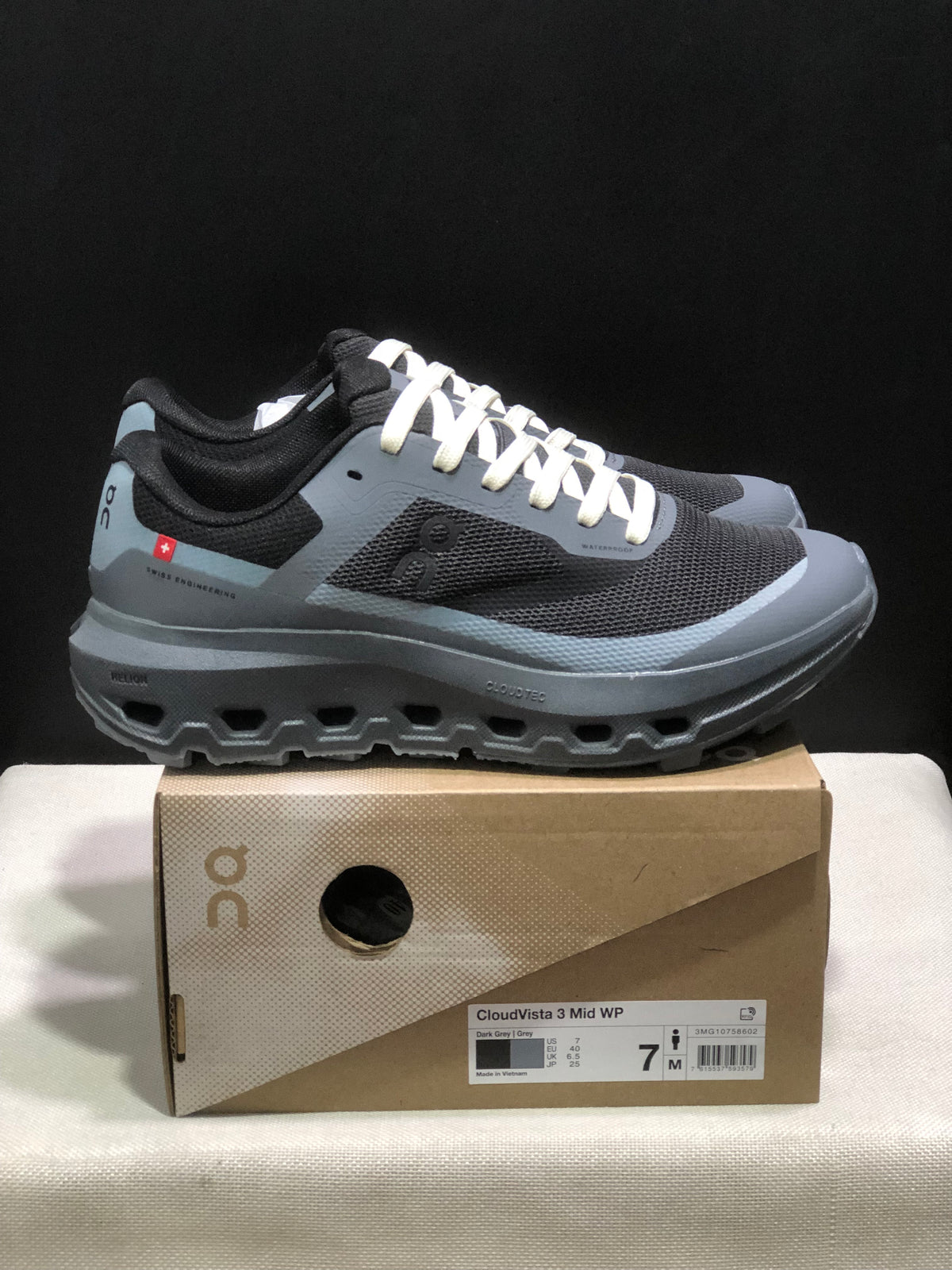 ON - Cloudvista 3 dark grey