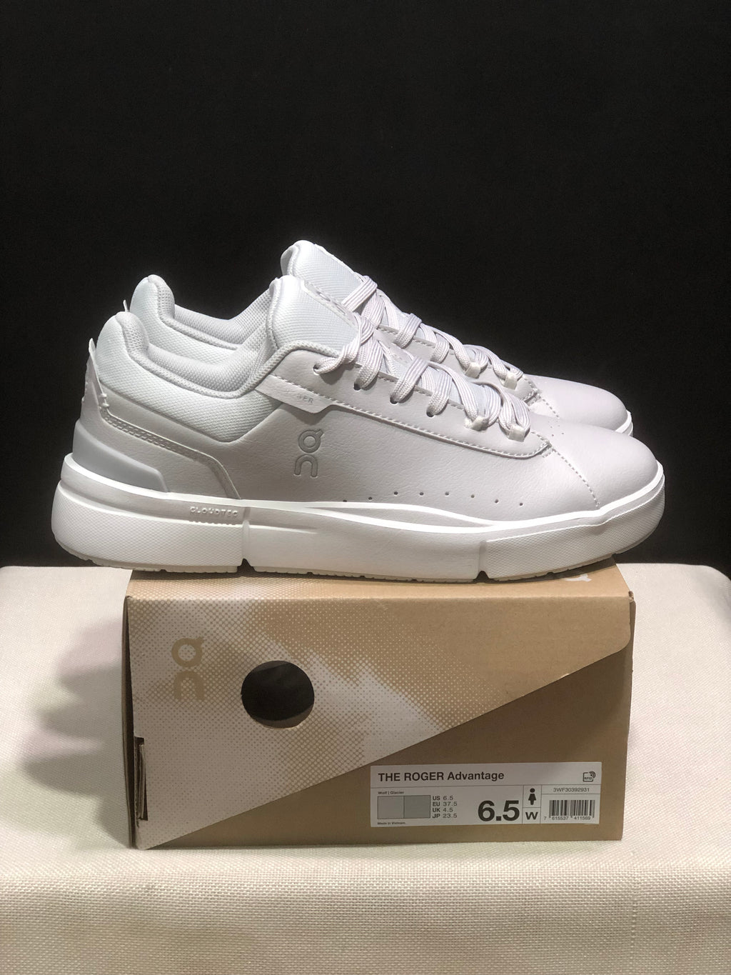 ON - ROGER FEDERER X THE ROGER CENTRE COURT WOLF GLACIER