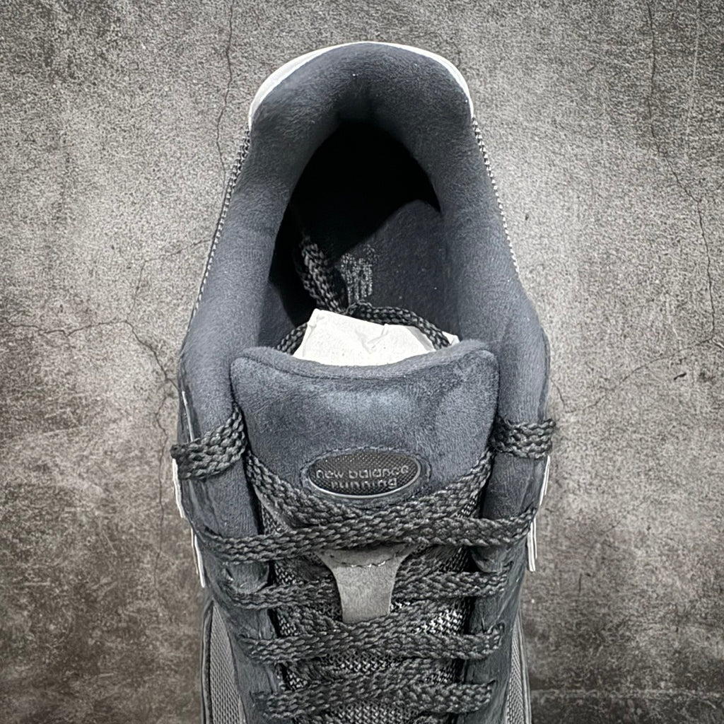 NEW BALANCE 2002R "Vintage Black Grey"