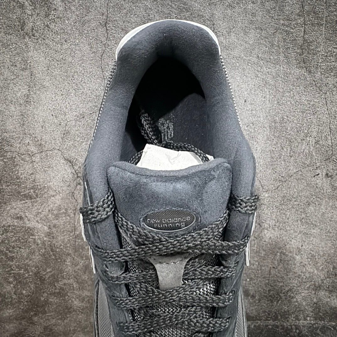 NEW BALANCE 2002R "Vintage Black Grey"