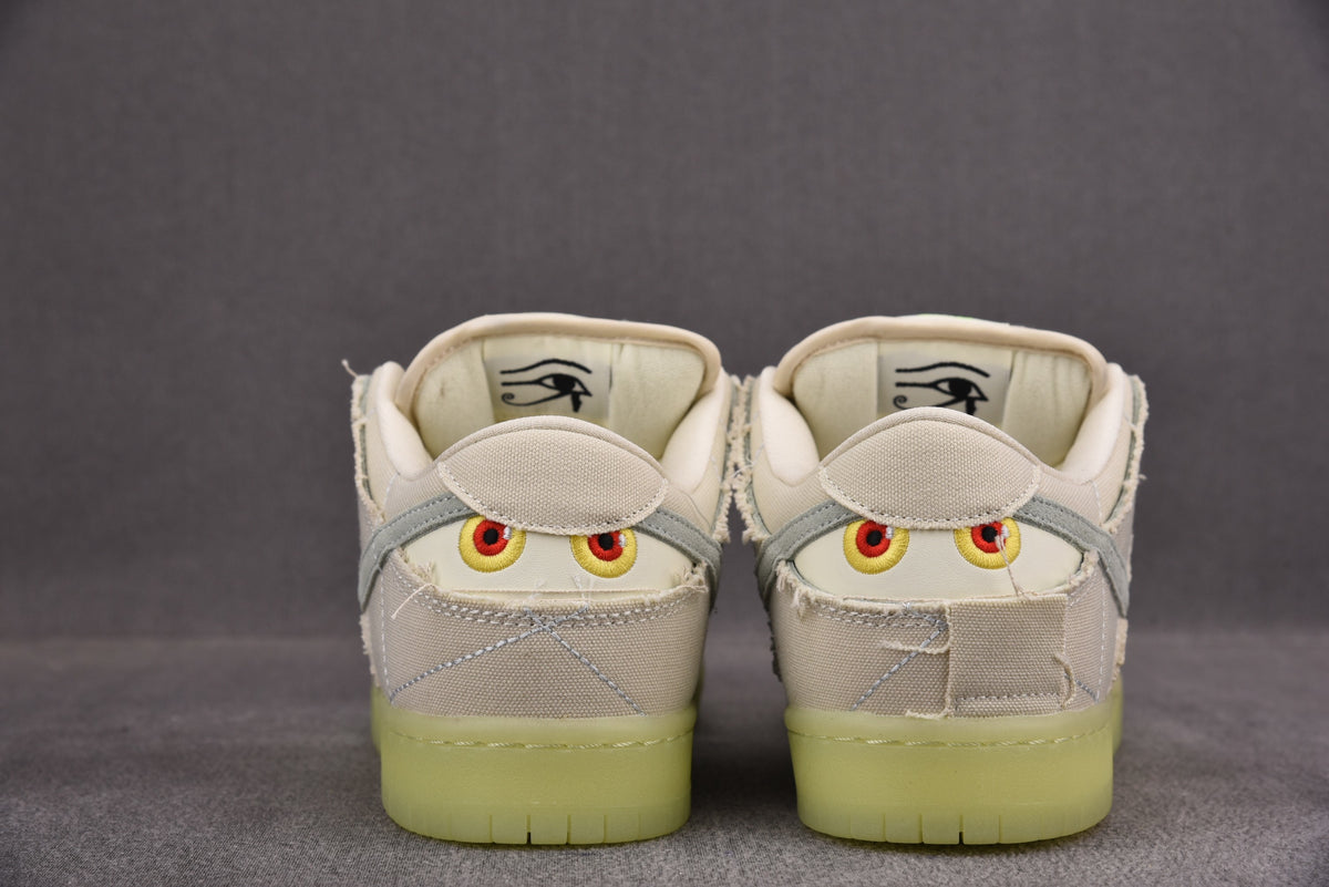 Nike SB Dunk  Low "Mummy"
