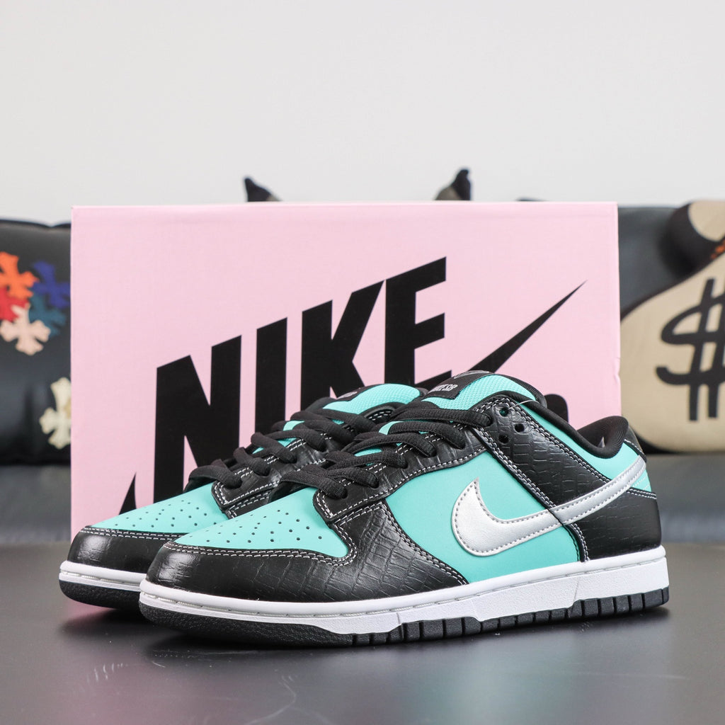 Nike SB Dunk Low Pro x Diamond Supply Co. "Tiffany"