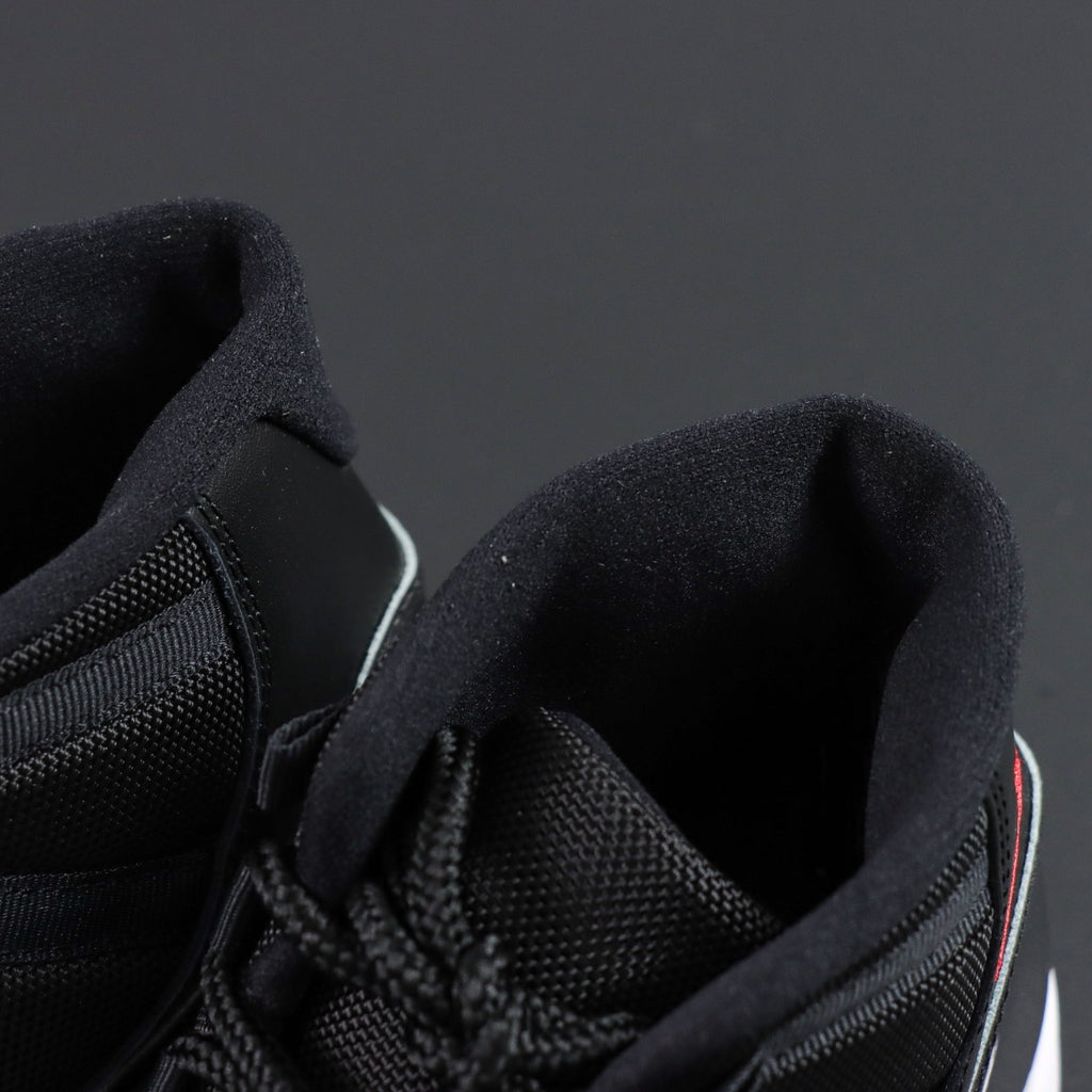 Jordan 11 Retro 'Bred'