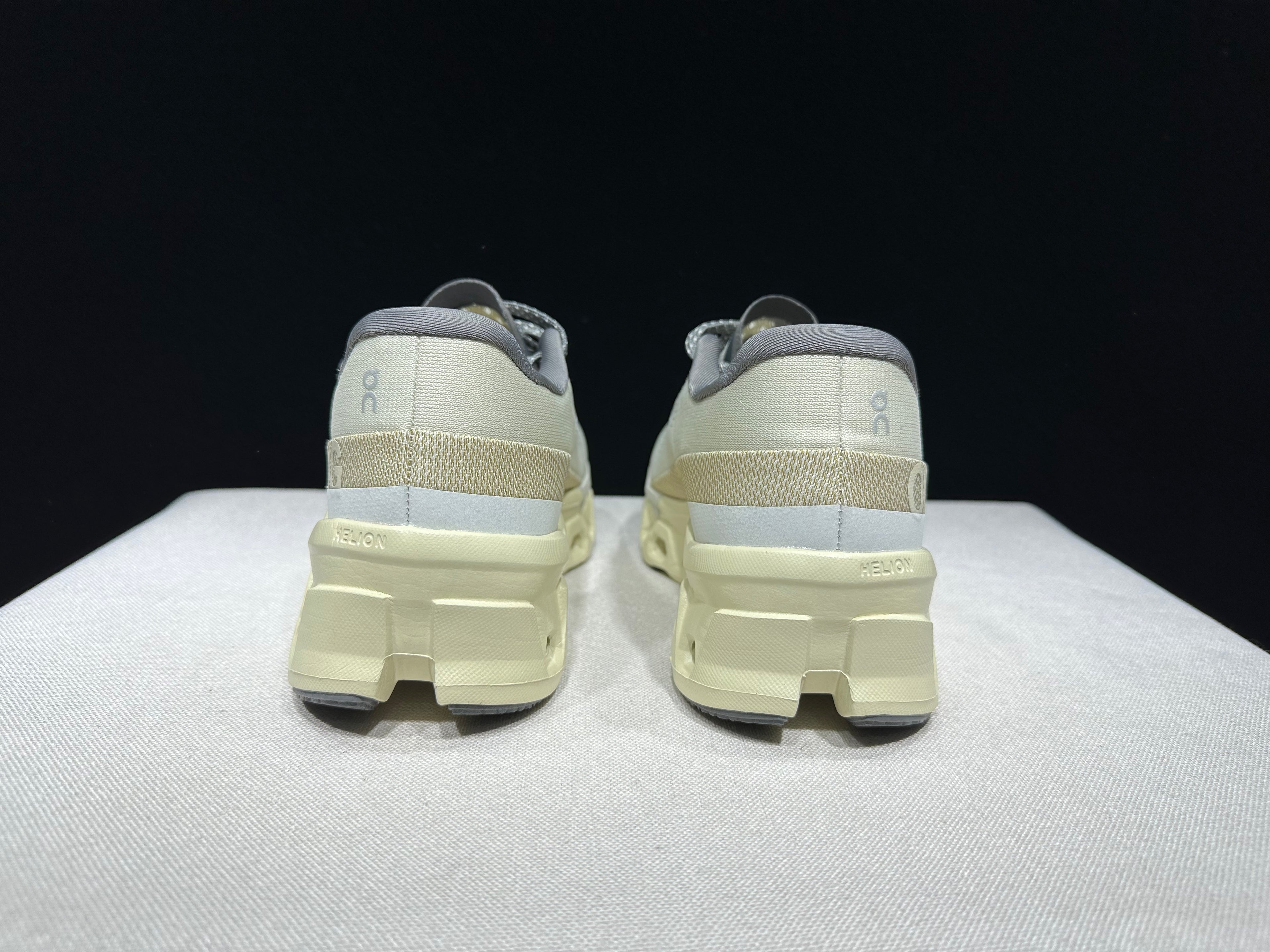 ON - Cloudmonster 2 'Cream Ice'