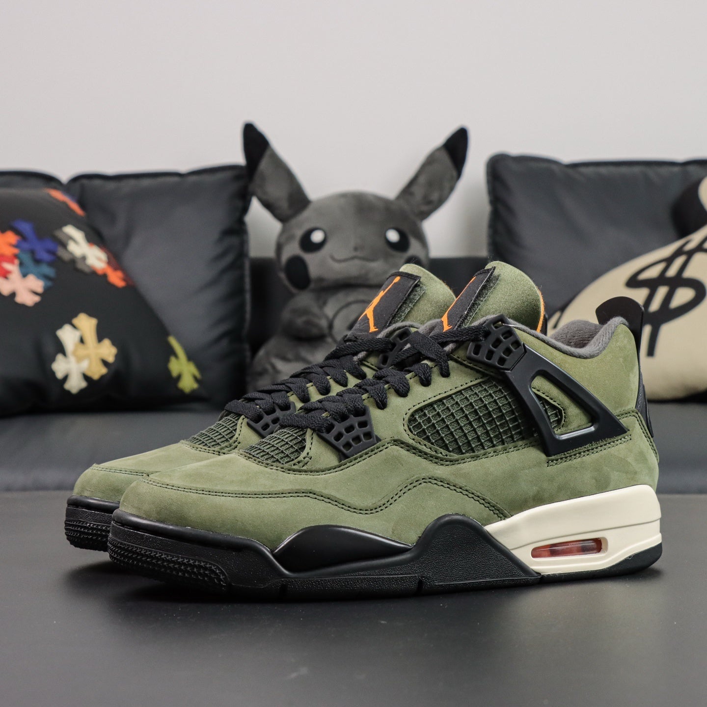 Jordan 4 Retro x UNDEFEATED