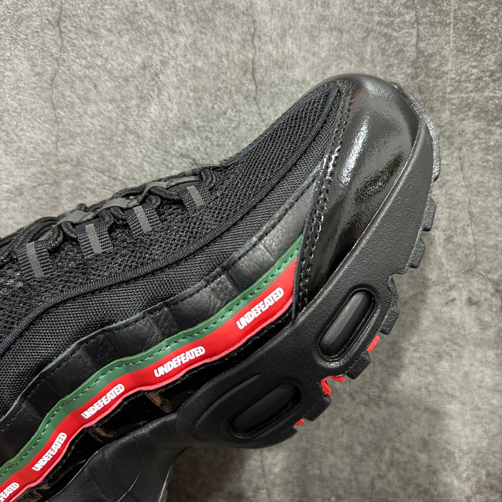 Nike Air Max 95 x Undefeated 'Black Metallic Silver'