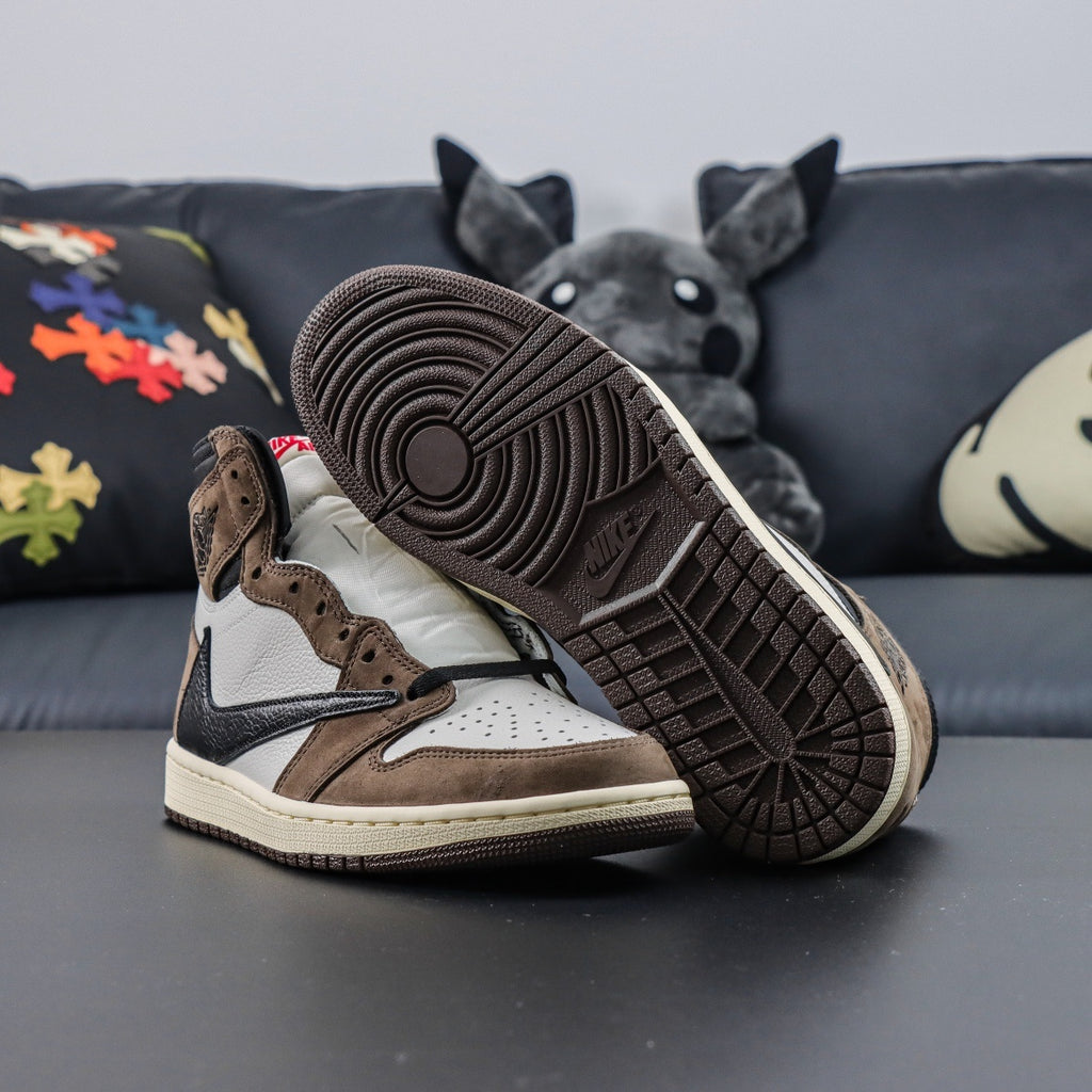 Jordan 1 Retro High OG x Travis Scott 'Mocha'