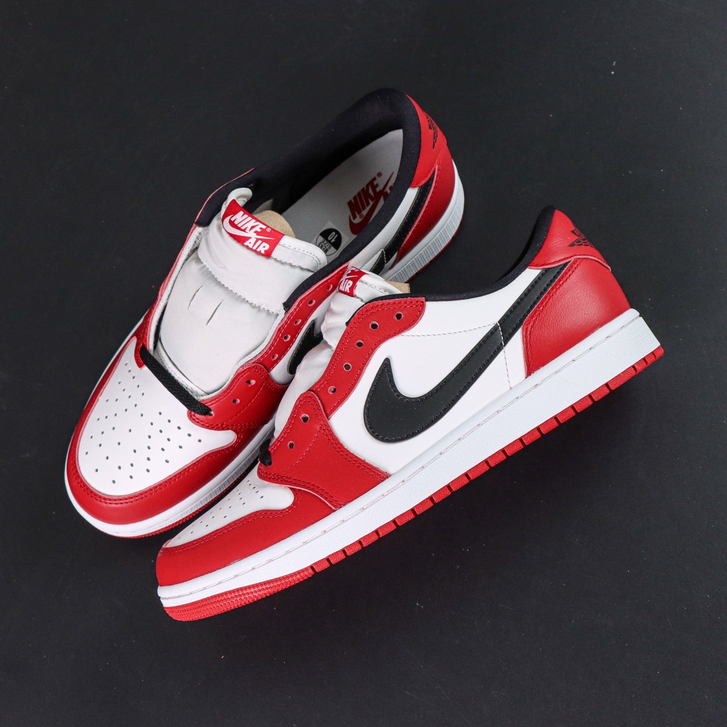 Jordan 1 Low OG 'Chicago'
