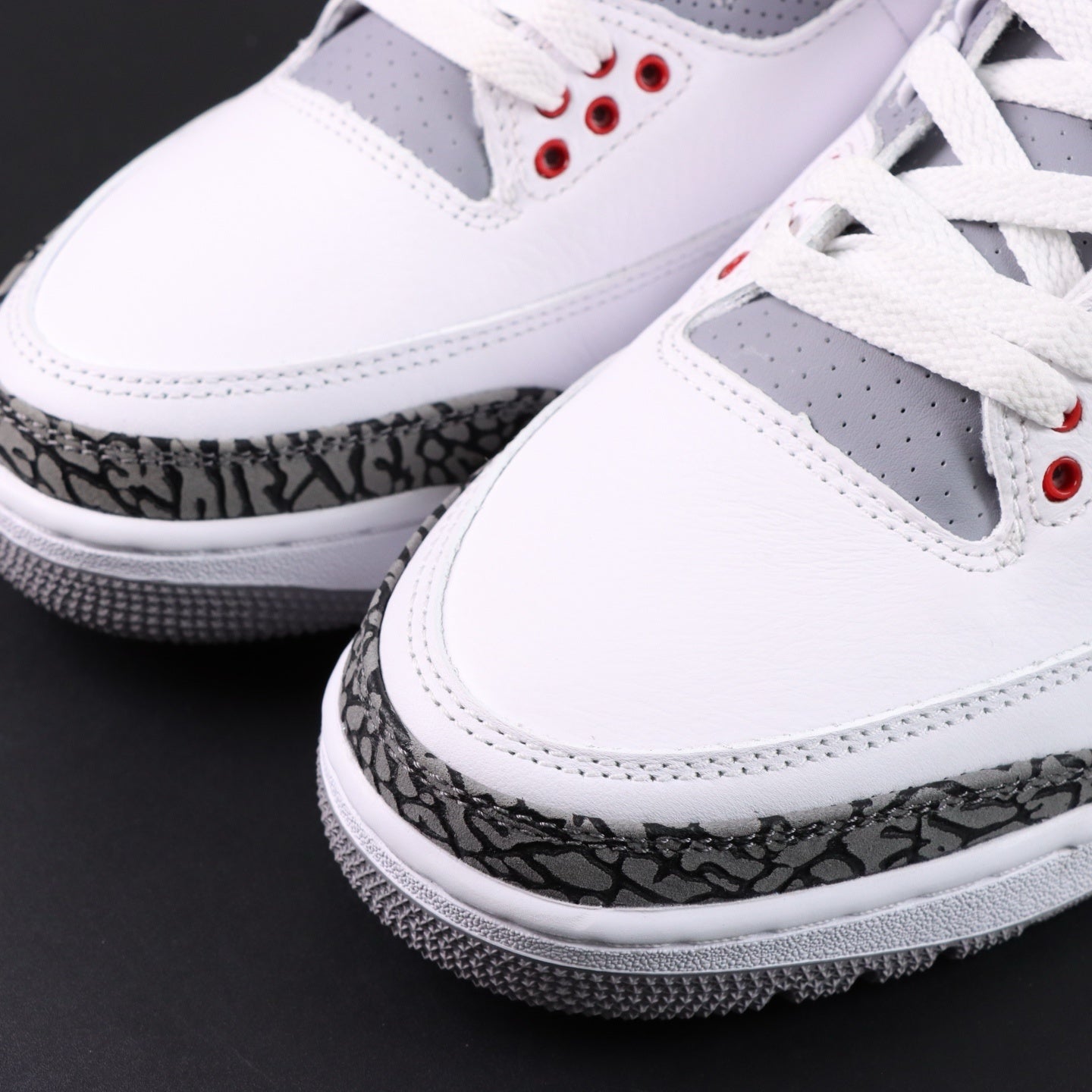 Jordan 3 Retro 'Fire Red' 2022