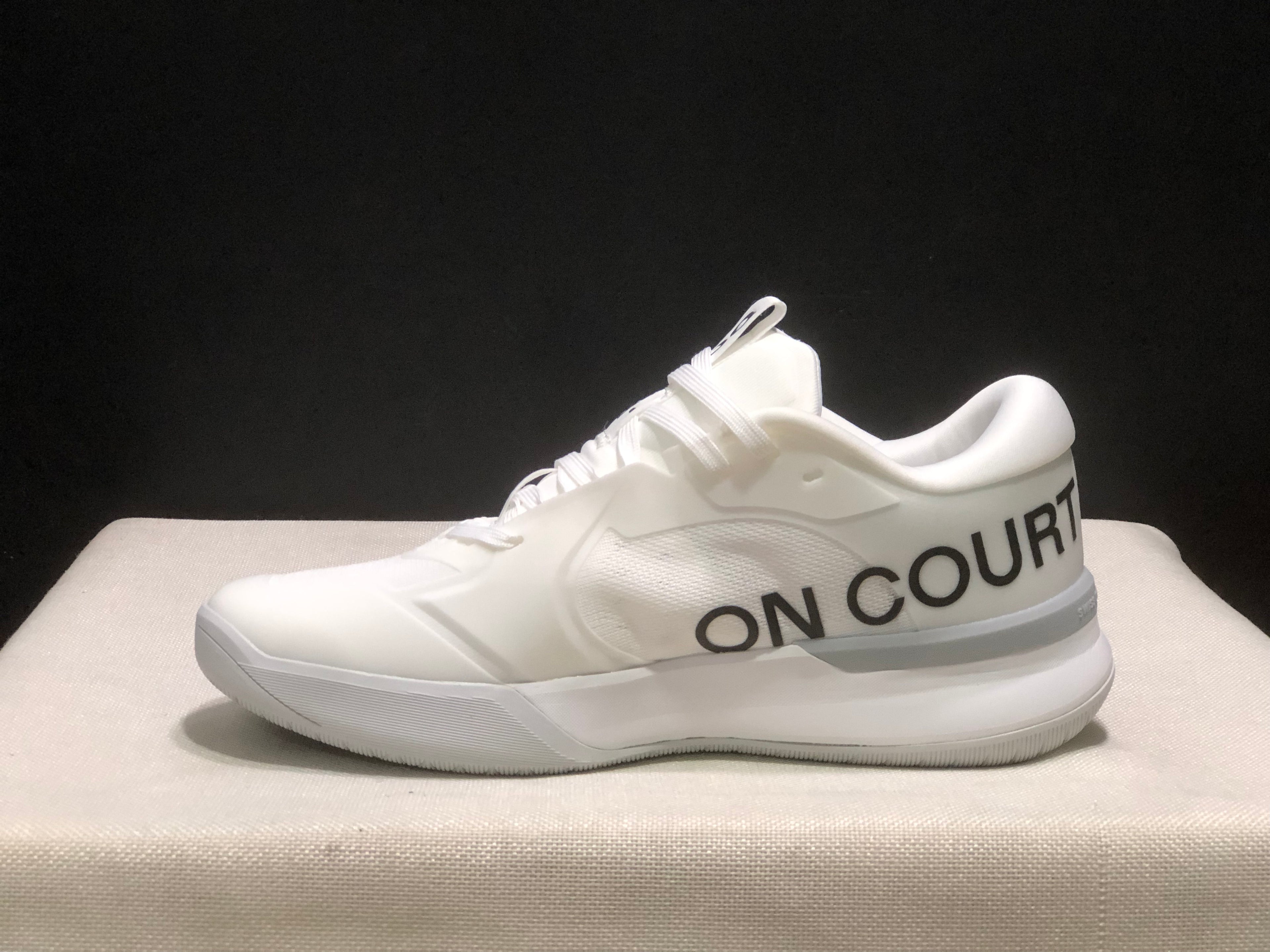 THE ROGER Pro 3 'White | Pink'