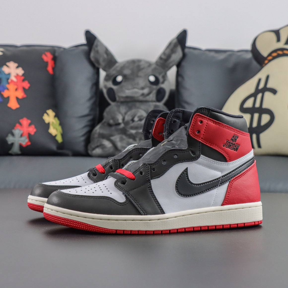 Jordan 1 Retro High OG 'Black Toe Reimagined'