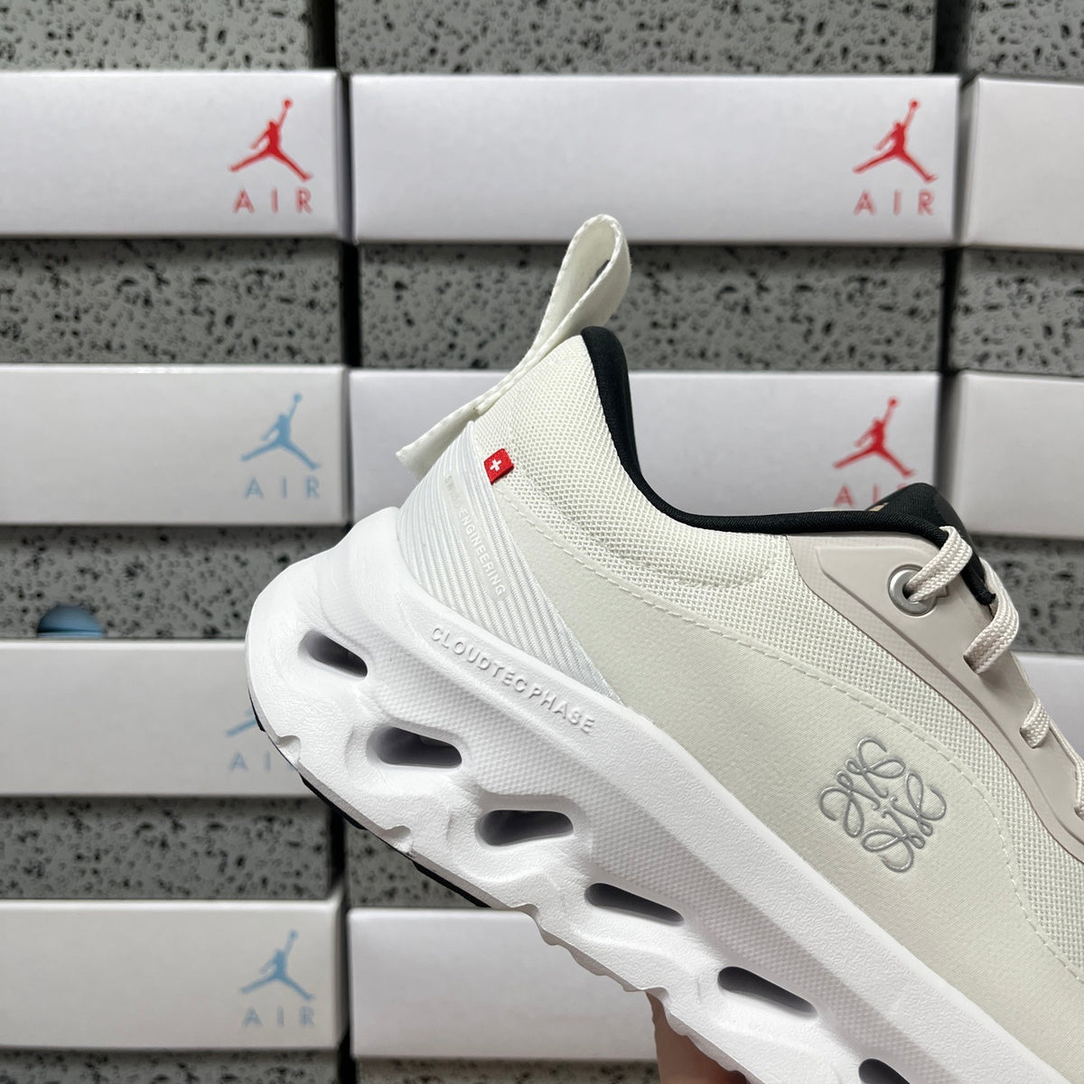 ON - Cloudtilt 2.0 x LOEWE 'Sand White'