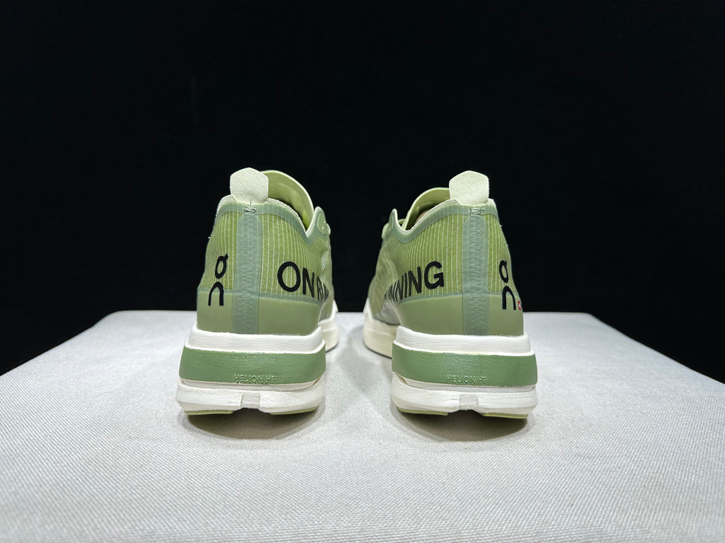 ON - Cloudboom Strike 'White | Green'