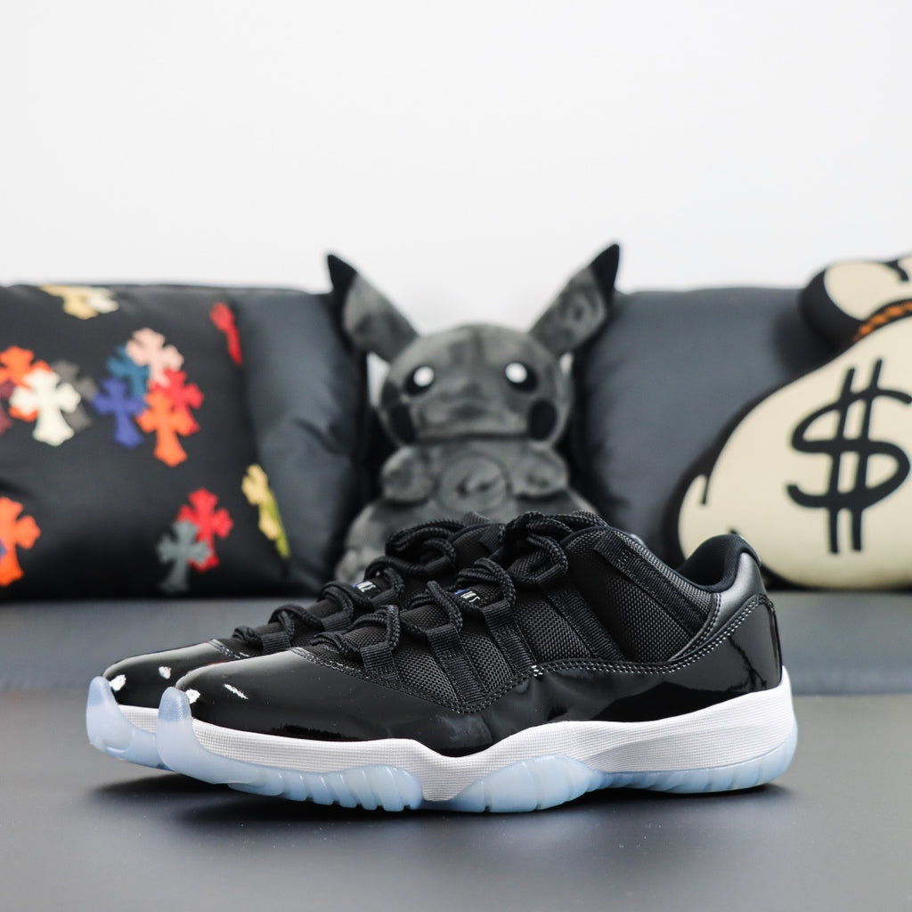 Jordan 11 Low 'Space Jam'