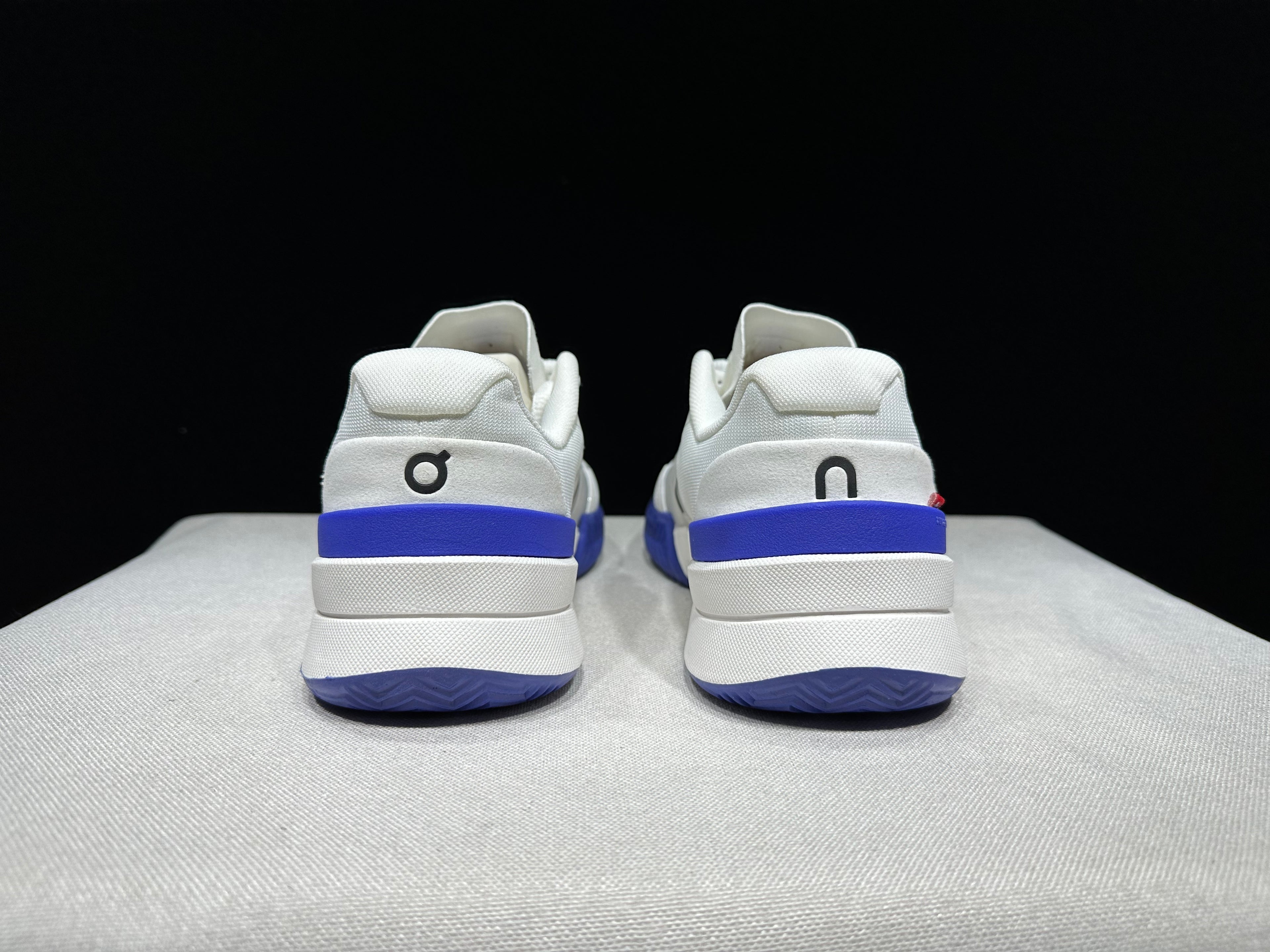 THE ROGER Pro 2 'White | Indigo'