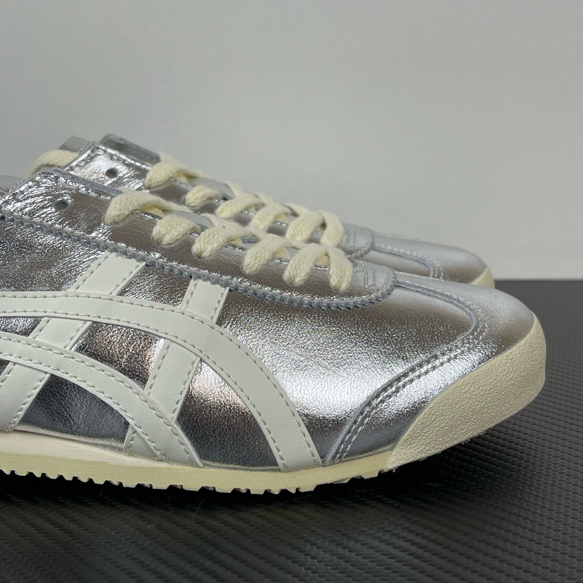 Onitsuka Tiger Mexico 66 'Silver Off-White'