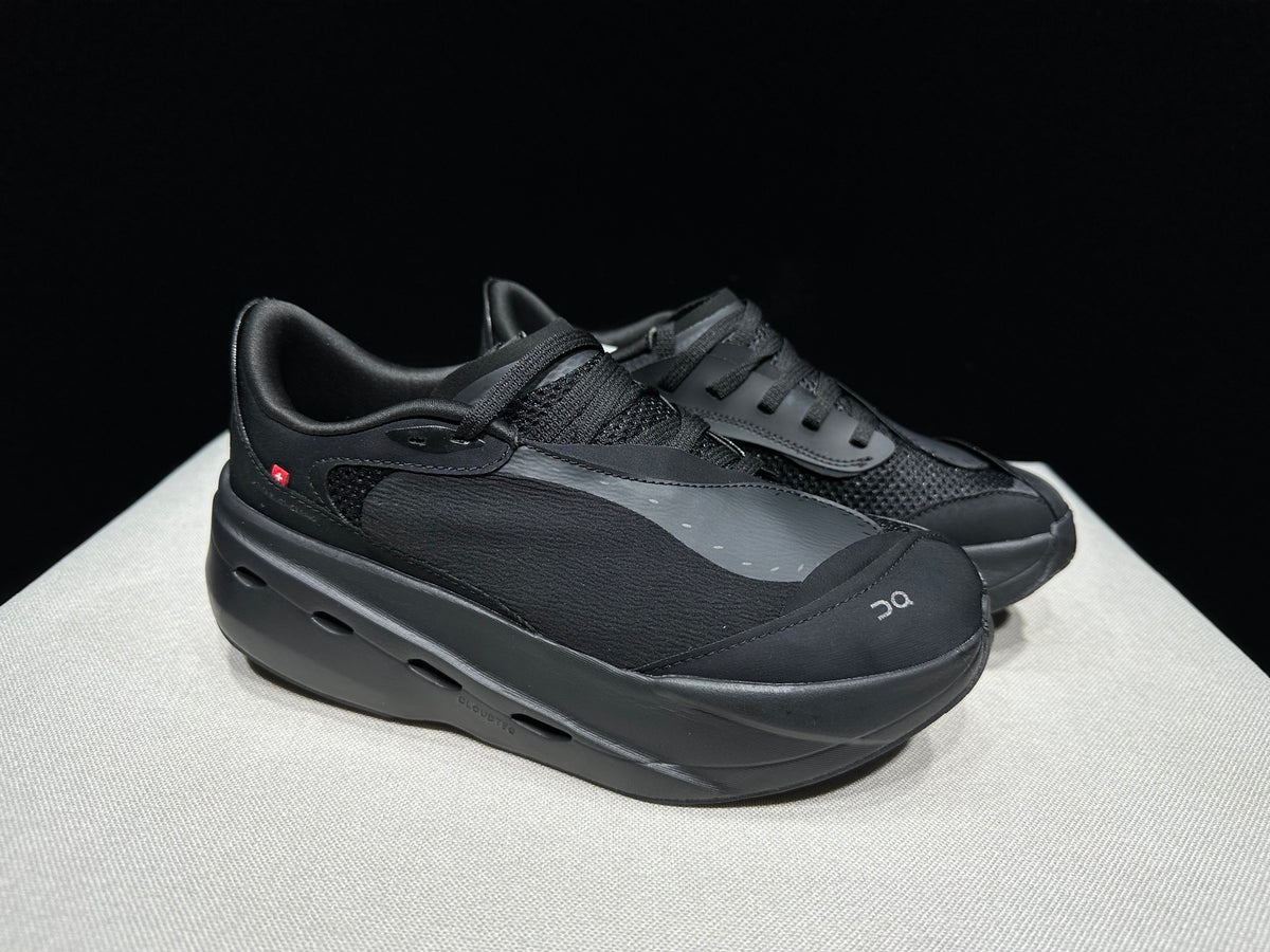 ON - CLOUDBOOM VOLT ALL BLACK