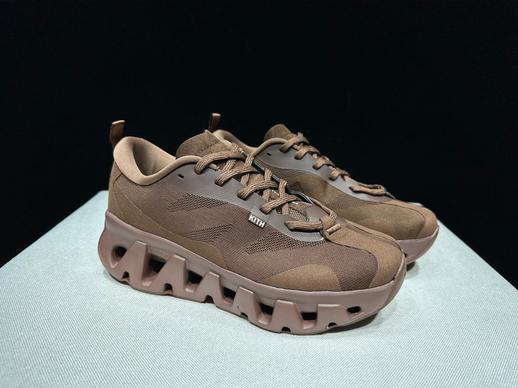 ON - KITH K TECH 1 TRIPLE BROWN