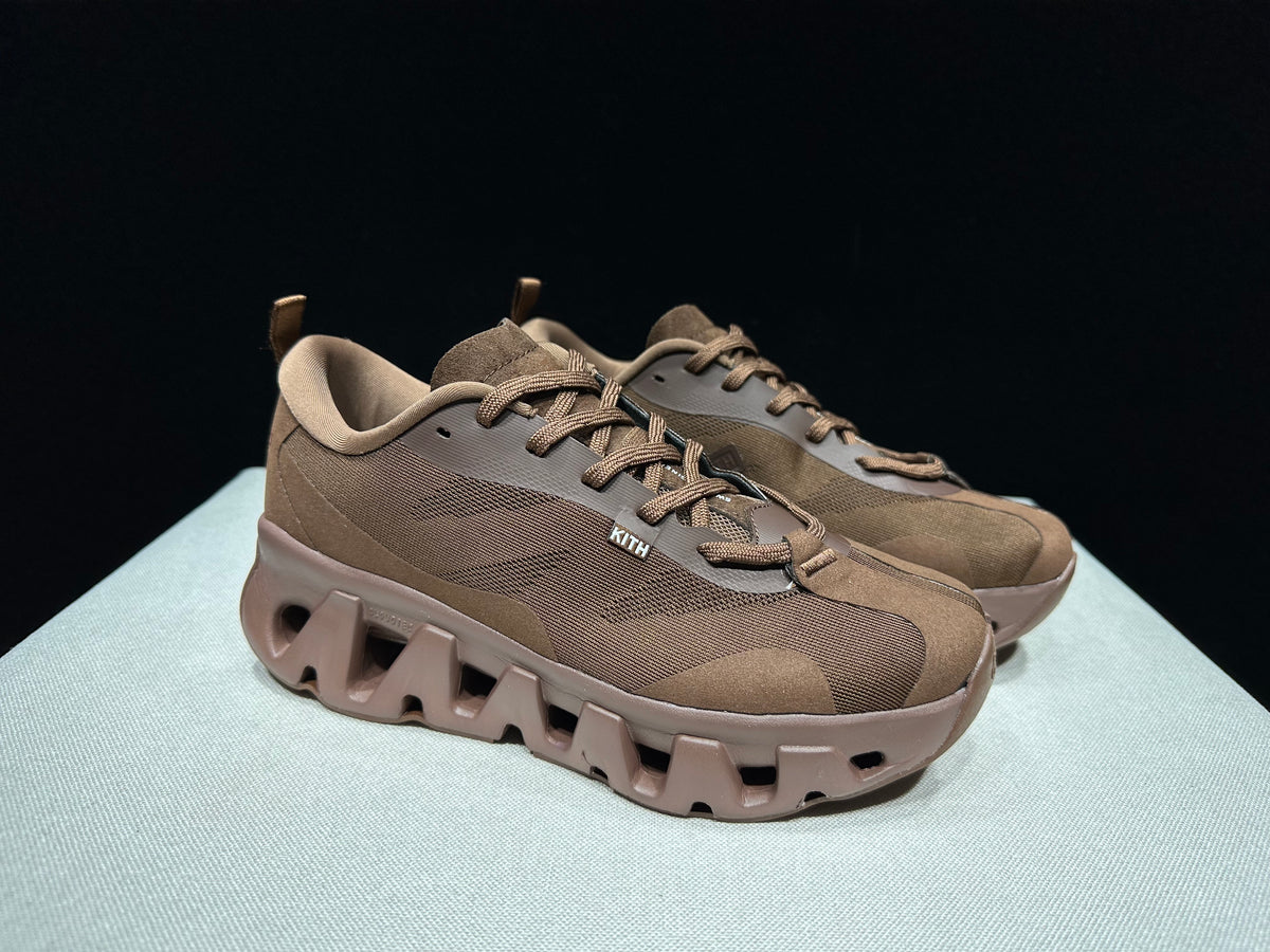 ON - KITH K TECH 1 TRIPLE BROWN