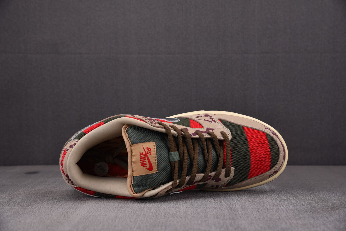 Nike SB Dunk  Low  "Freddy Krueger"