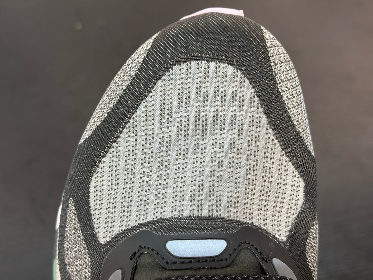 NIKE PEGASUS PREMIUN black and gray mesh upper, a white Nike swoosh, and a marbled