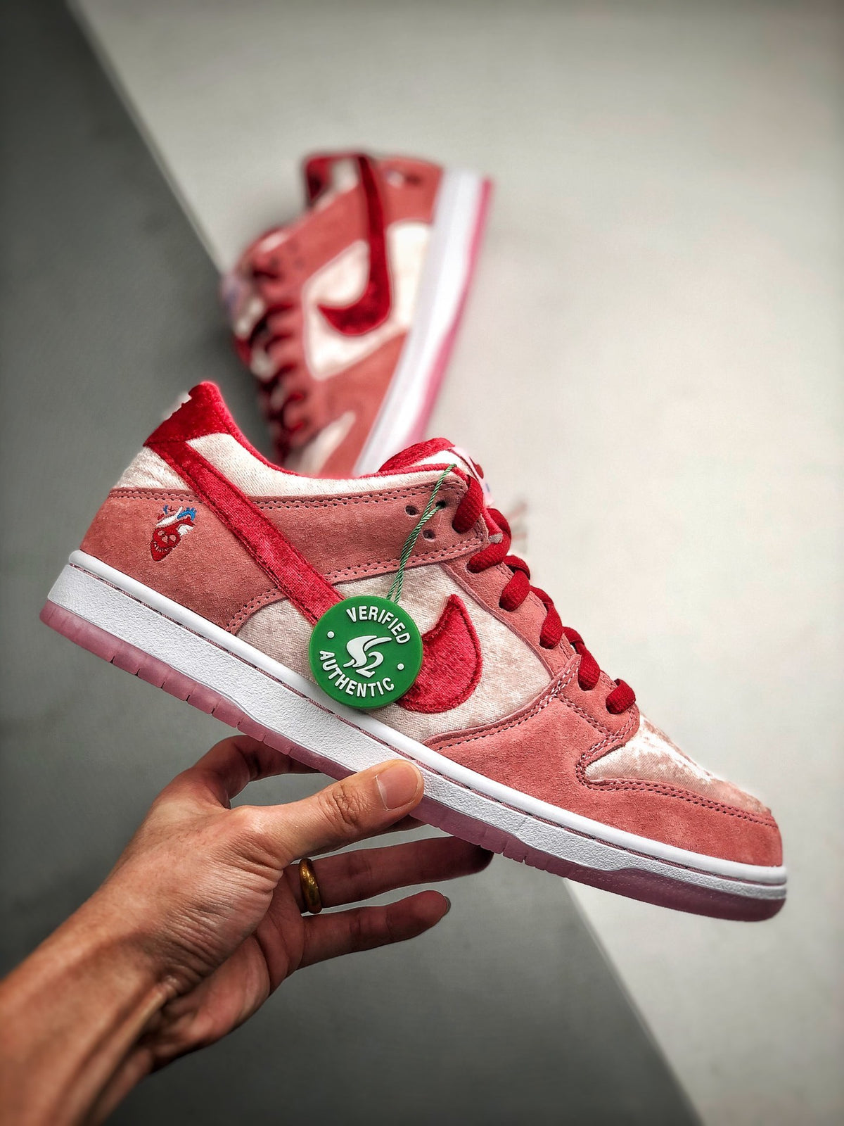 Nike SB Dunk  Low StrangeLove Skateboards