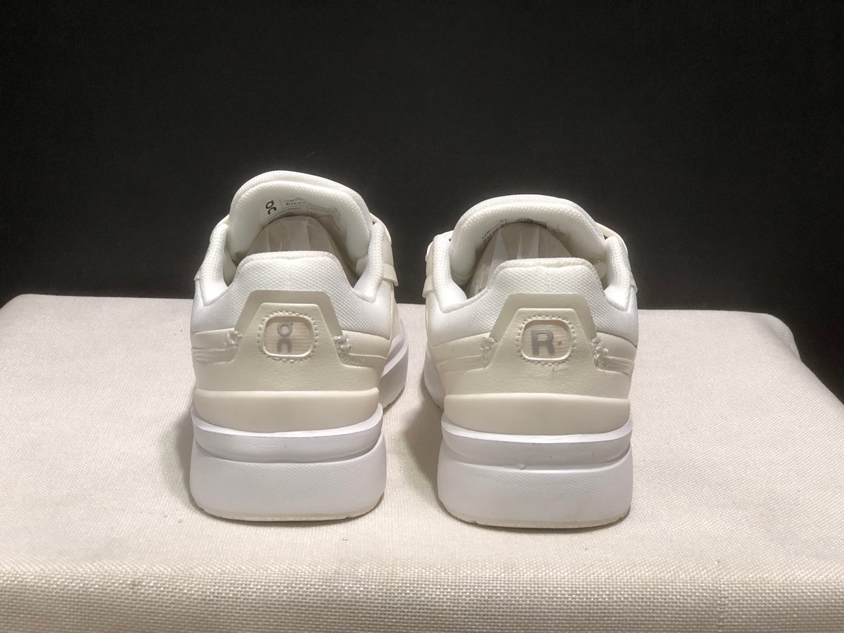 ON - ROGER FEDERER X THE ROGER CENTRE COURT BEIGE WHITE