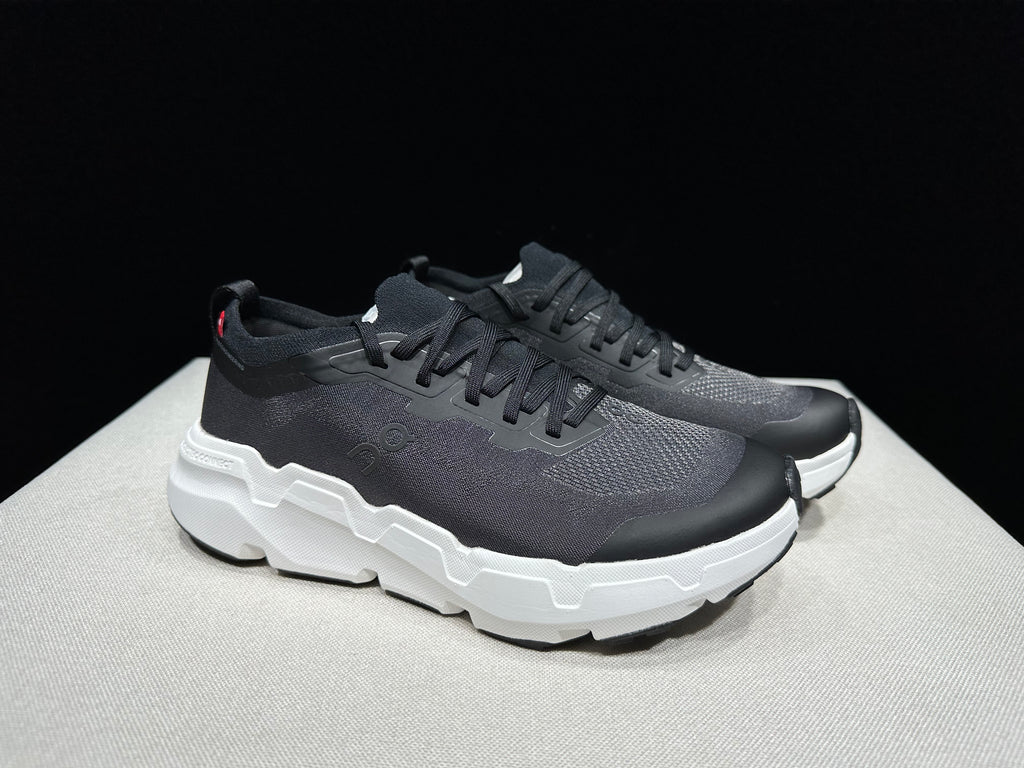 ON - CLOUDSOMA BLACK WHITE