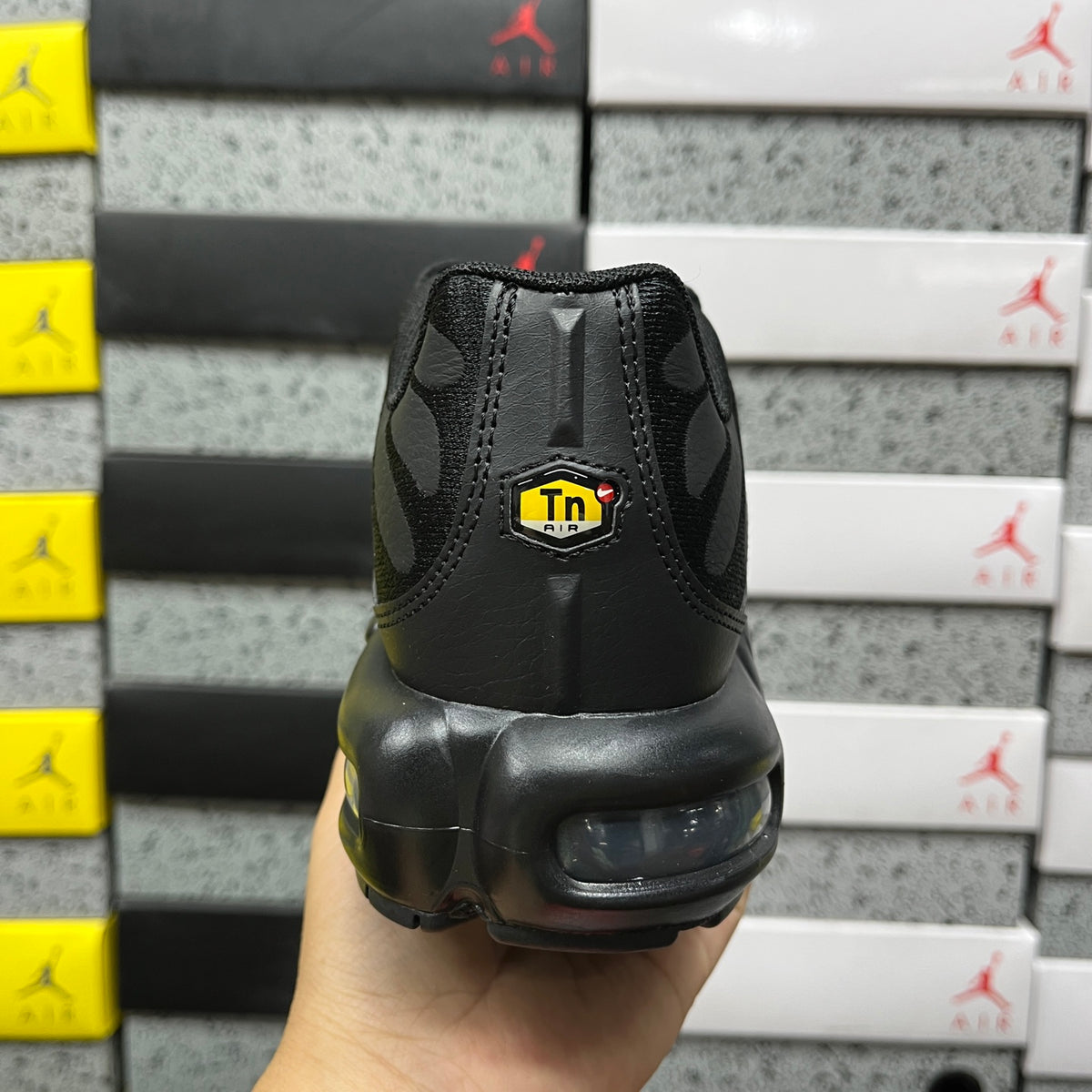 NIKE AIR MAX PLUS Triple BLACK