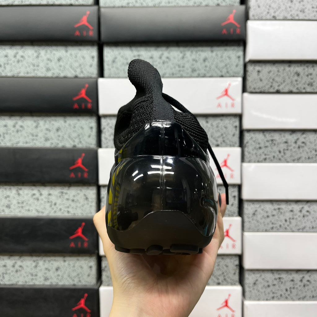 GROUND MOOPIE TRIPLE BLACK