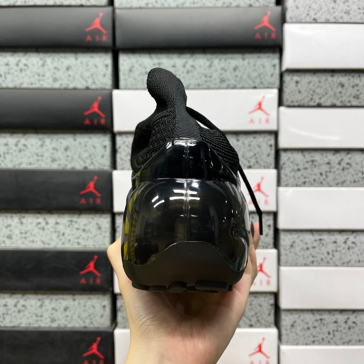 GROUND MOOPIE TRIPLE BLACK