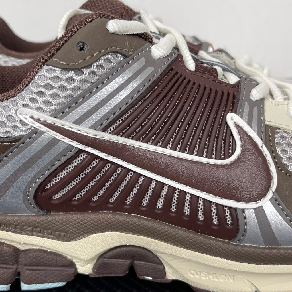 NIKE AIR ZOOM VOMERO 5 "Earth Fossil"